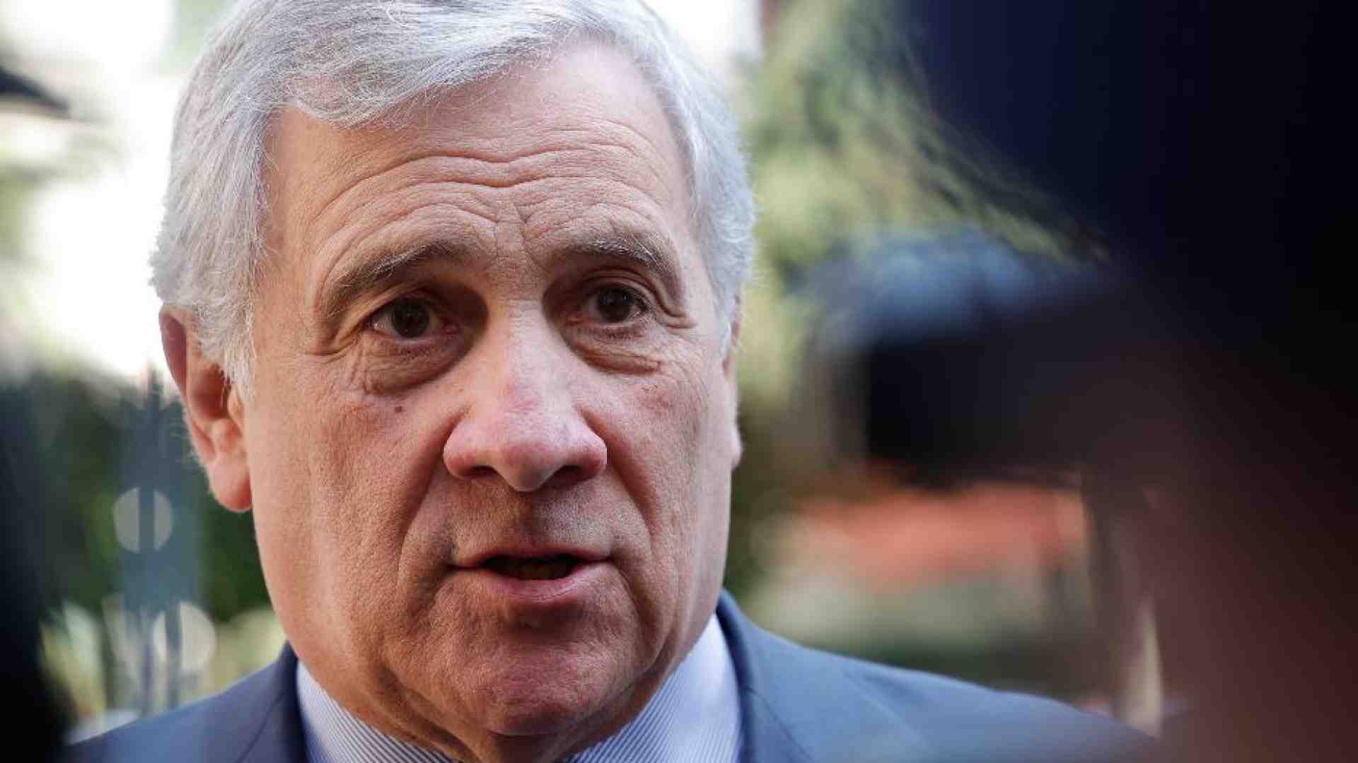 Immagine di Tajani chiama l'Ue: «Resti unita». E Forza Italia «può arrivare al 20%»