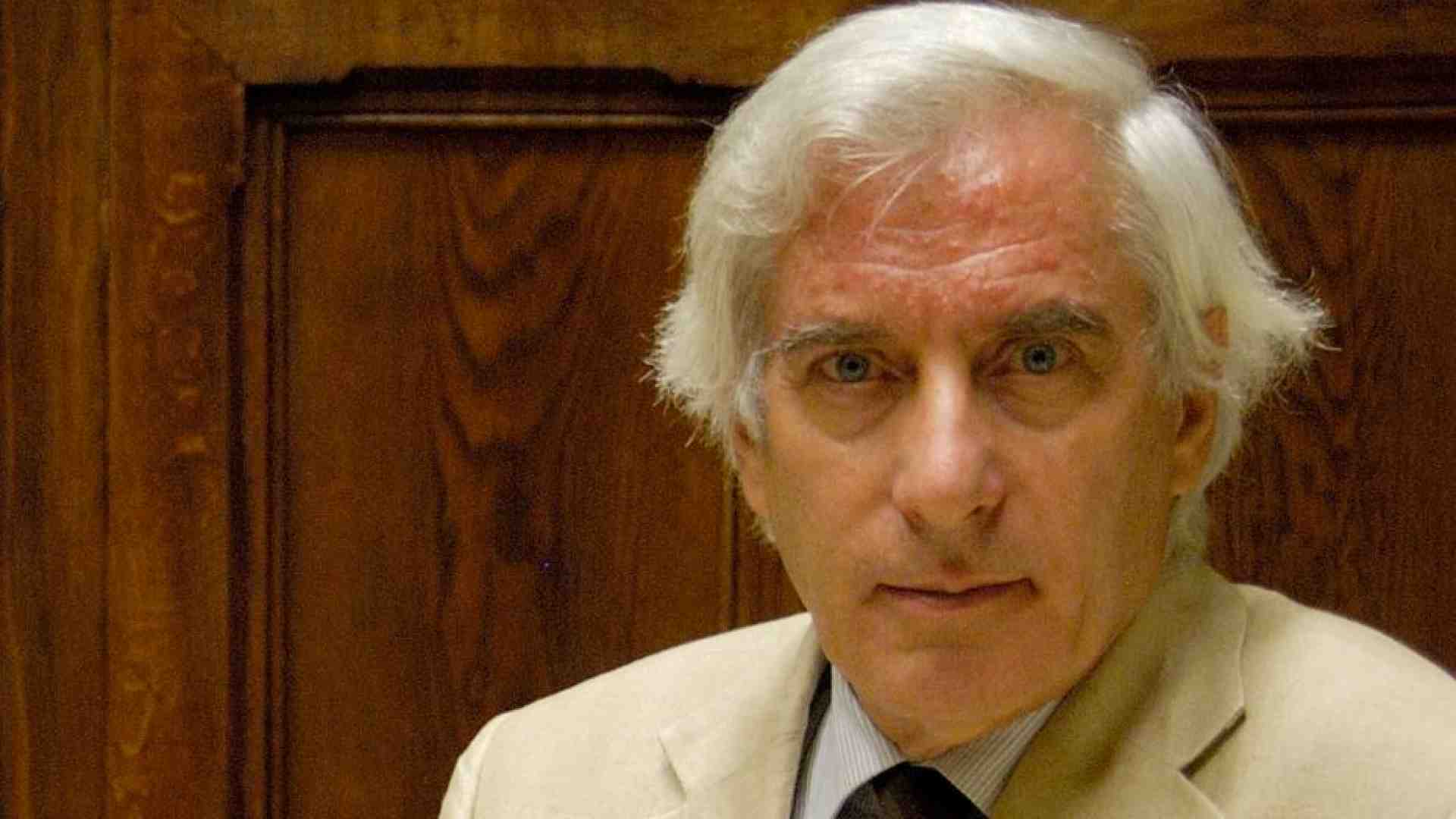 Immagine di Il critico Ossola: Ricominciamo dalla Bibbia