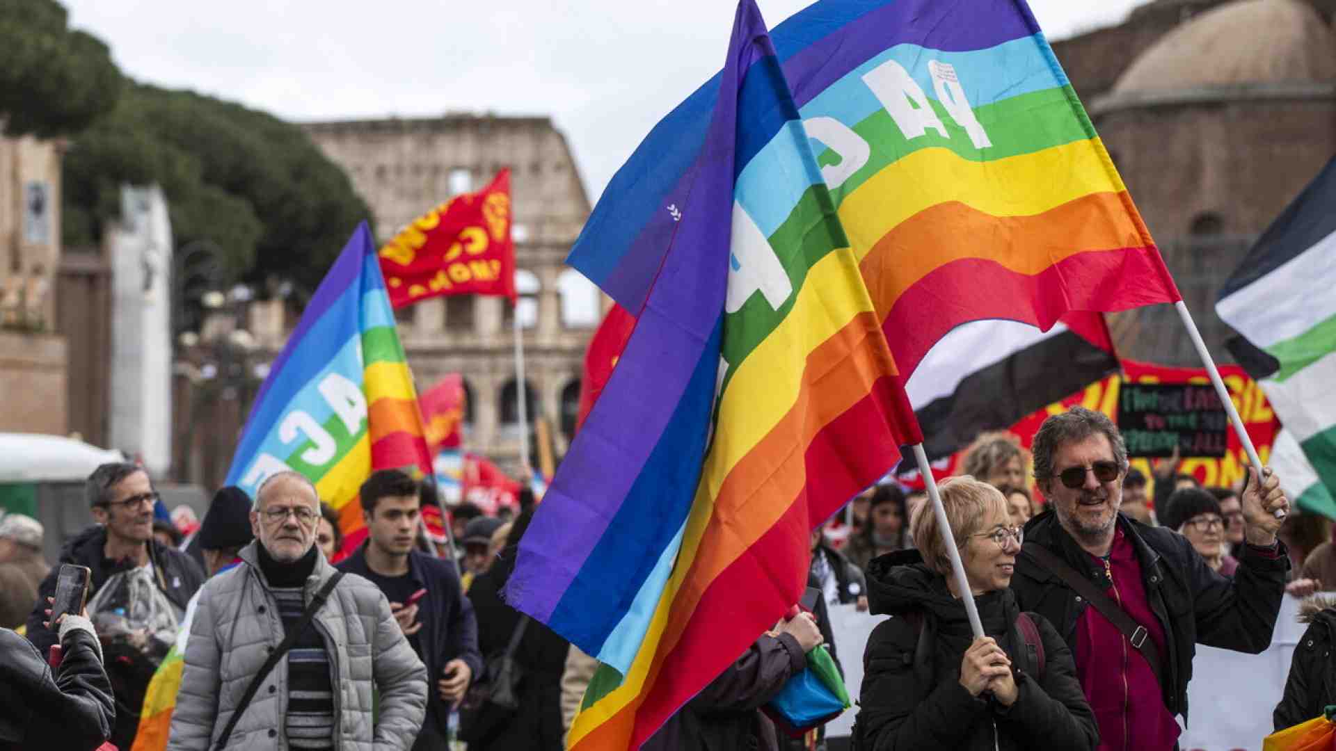 Immagine di Tutti possono parlare di pace tranne gli imbecilli cronici che urlano: "Vogliamo la pace"