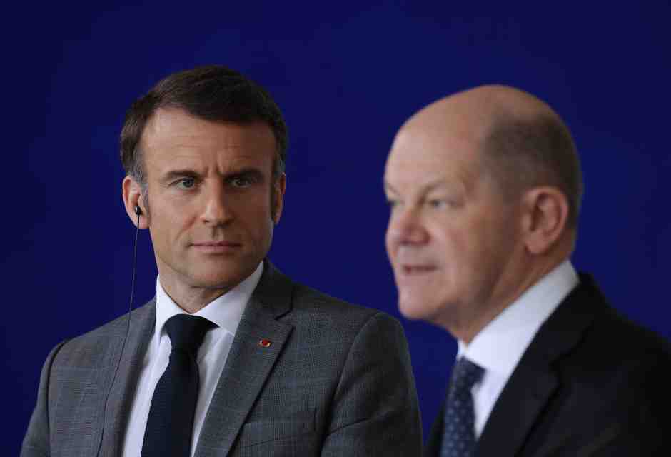 &nbsp;Emmanuel Macron e Olaf Scholz - foto via Getty Images