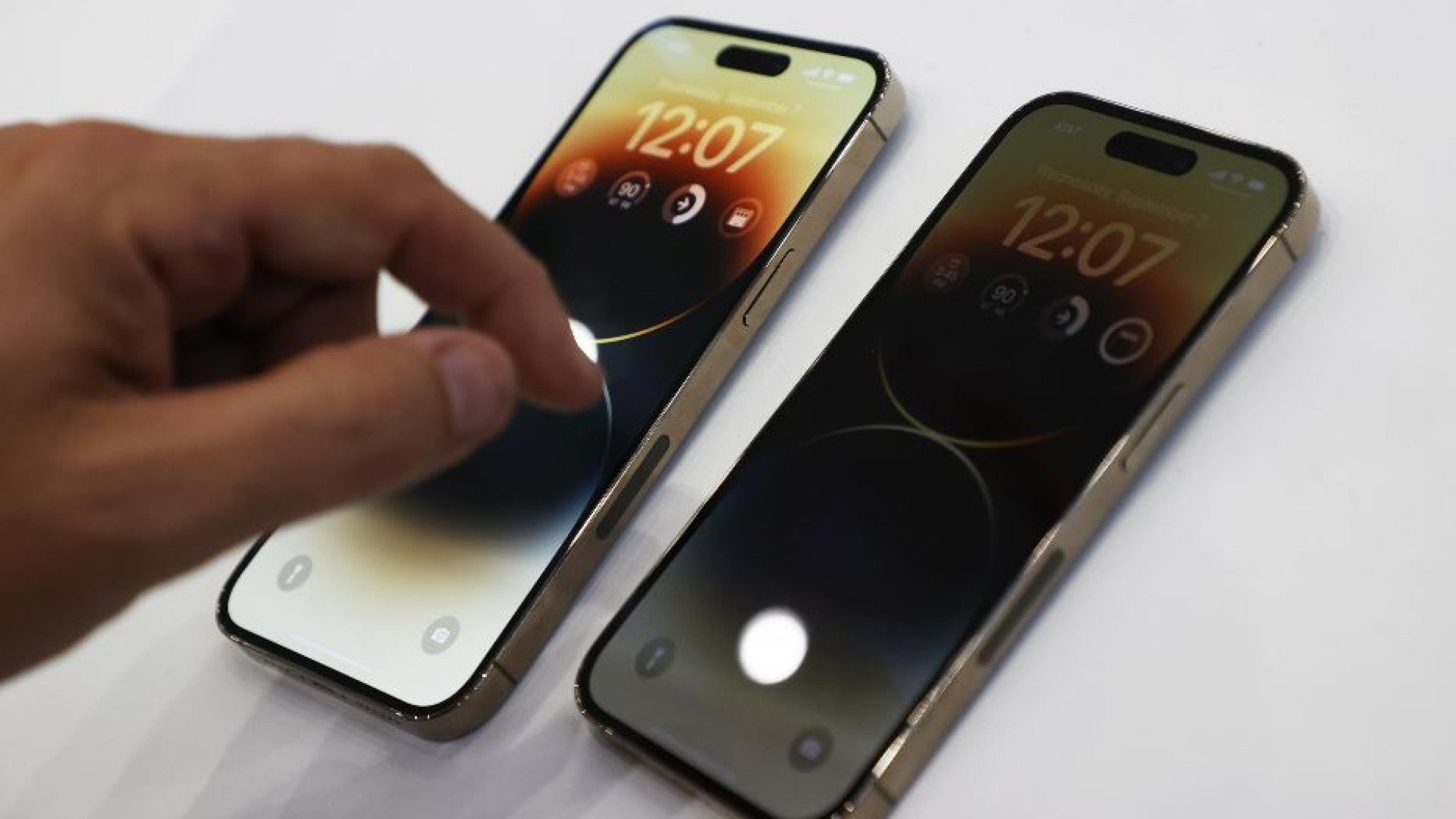 Immagine di Apple in trattative con Google. Cosa sappiamo del controllo dell'AI