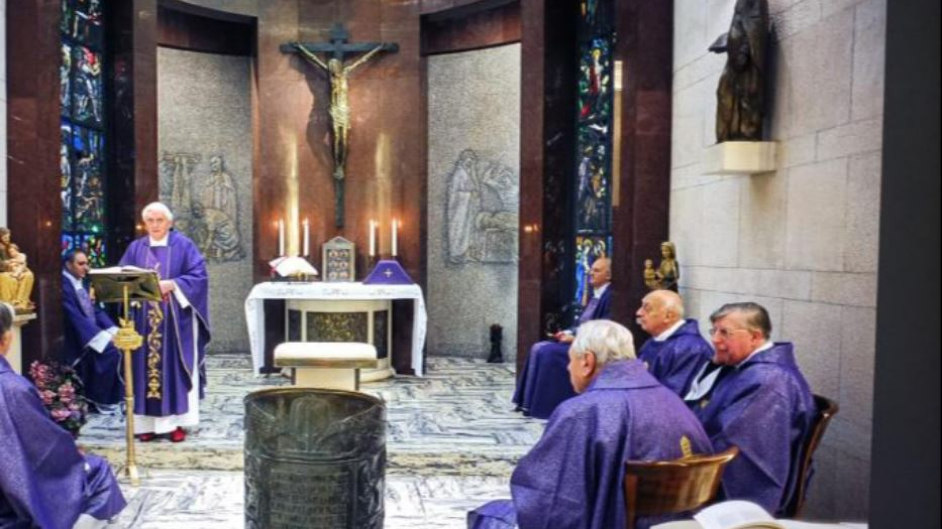 Immagine di Cambia casa il san Giuseppe di Benedetto XVI