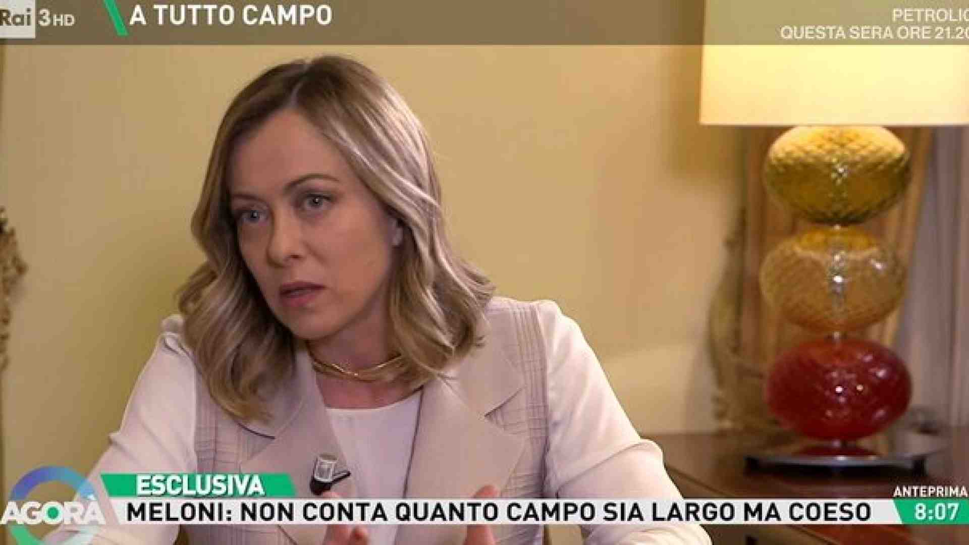 Immagine di Meloni glissa su Salvini e Putin. E sul premierato attacca l'opposizione che "si scherma dietro Mattarella"