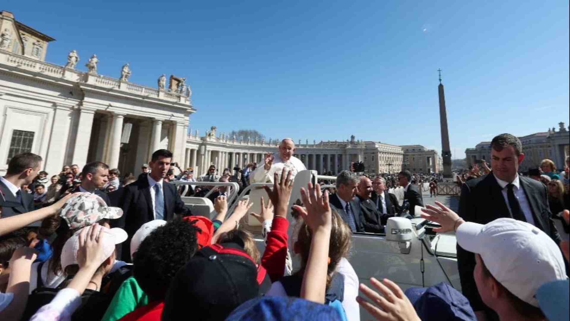 Immagine di Il Papa: servono più sforzi per trattare, negoziare e finire la guerra