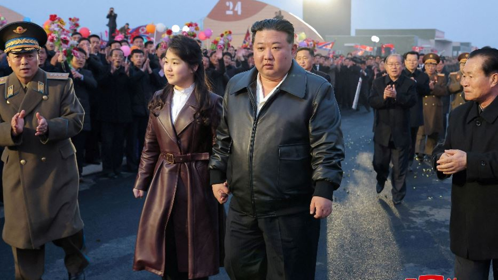 Immagine di La giovanissima Kim, a 10 anni, è già la «guida» del Paese