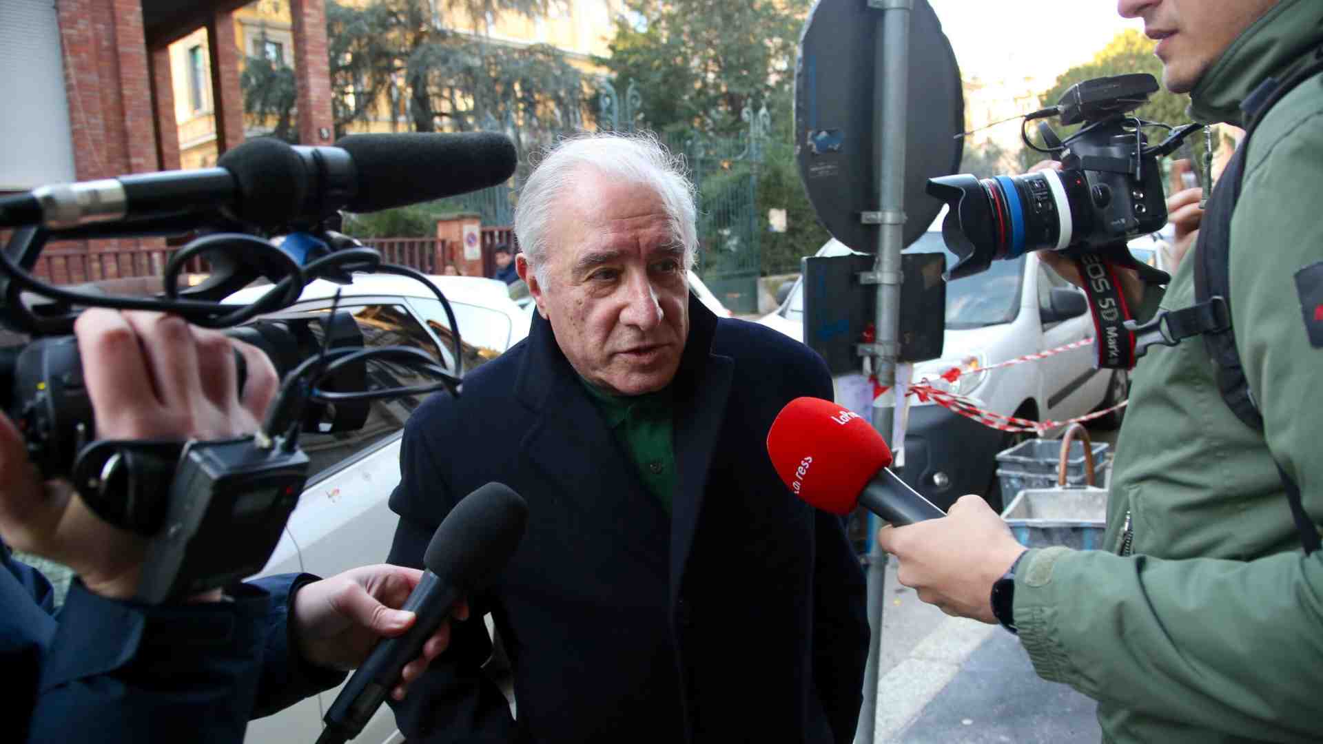 Immagine di Sequestrati 10,8 milioni a Dell'Utri e alla moglie: non avrebbero dichiarato bonifici di Berlusconi
