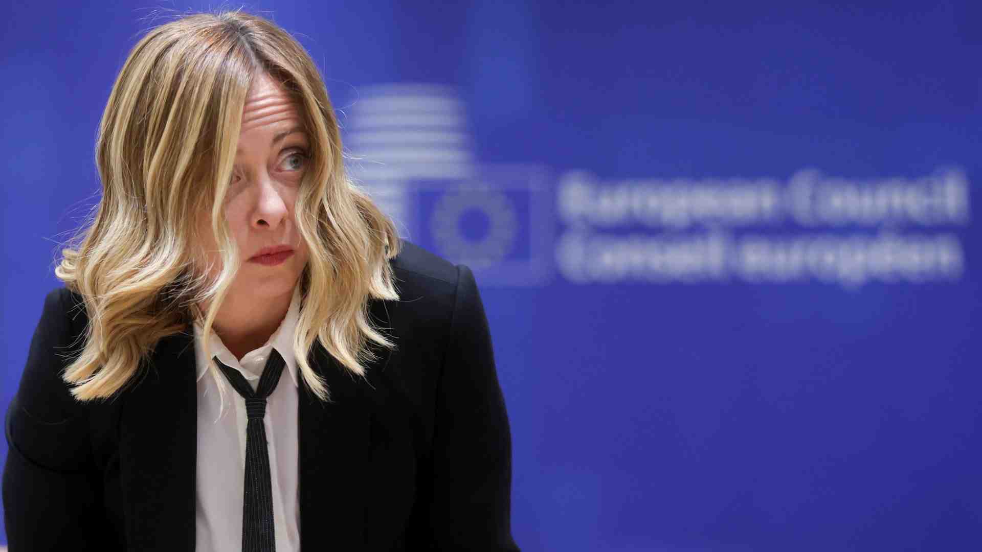 Immagine di Meloni tra il sostegno fermo a Kiev e i timori sull'escalation