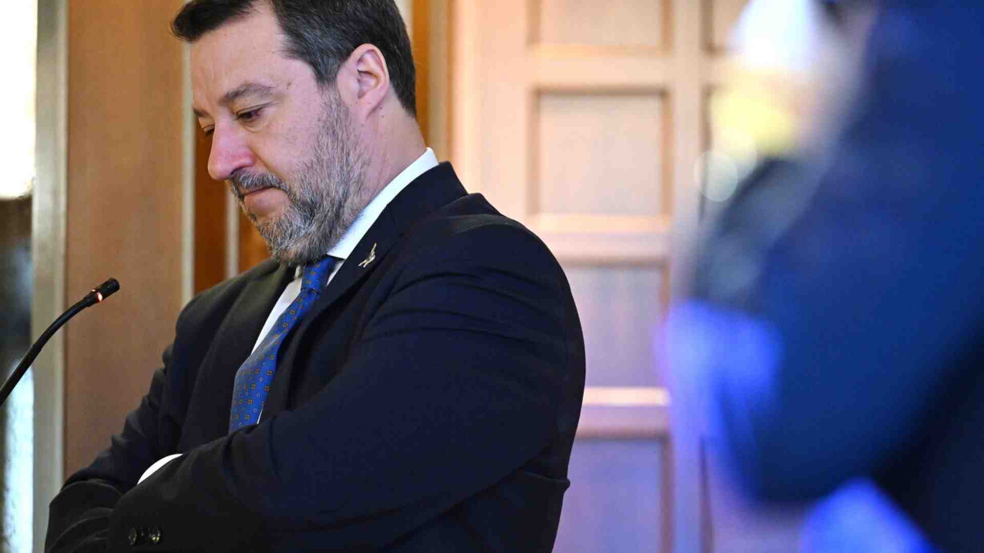 Immagine di Lega insicura. Ostentano compattezza, ma sul nuovo simbolo tra i salviniani c’è chi teme la “parabola Renzi”