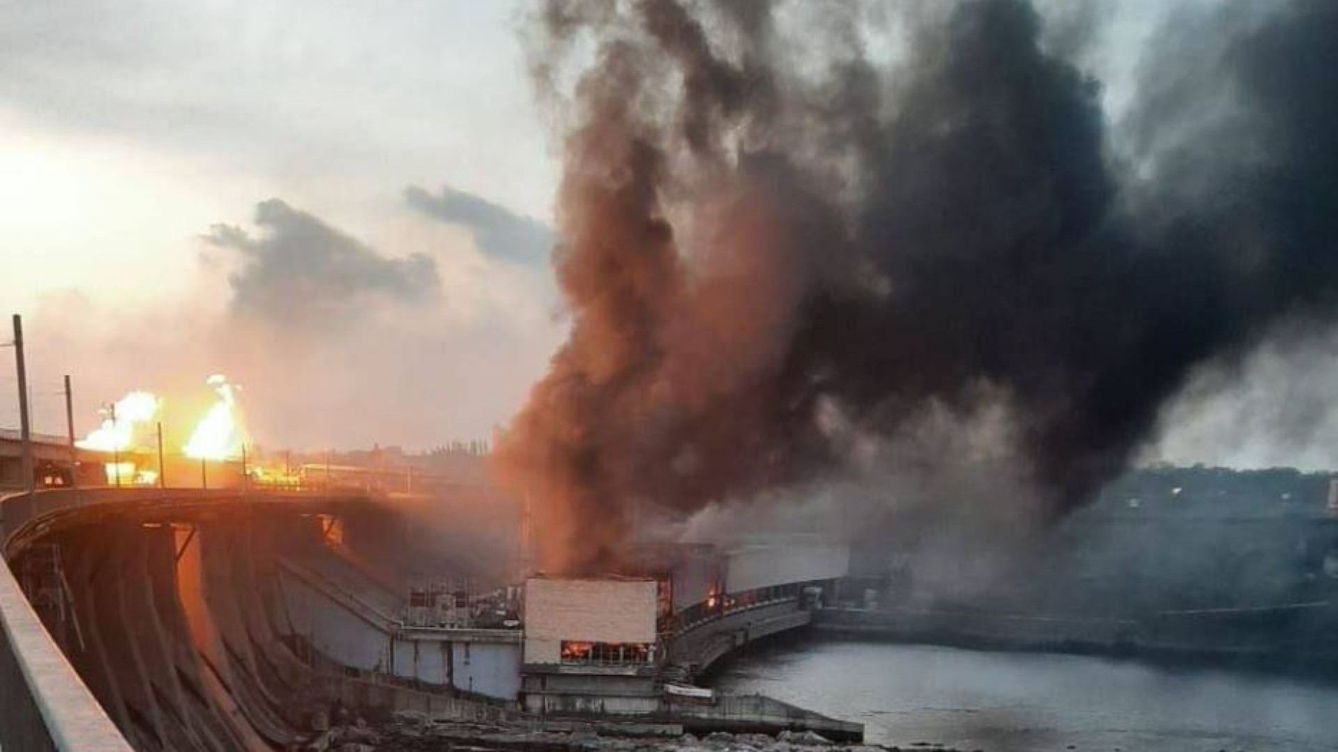 Immagine di Missili russi su tutta l'Ucraina: senza elettricità milioni di persone