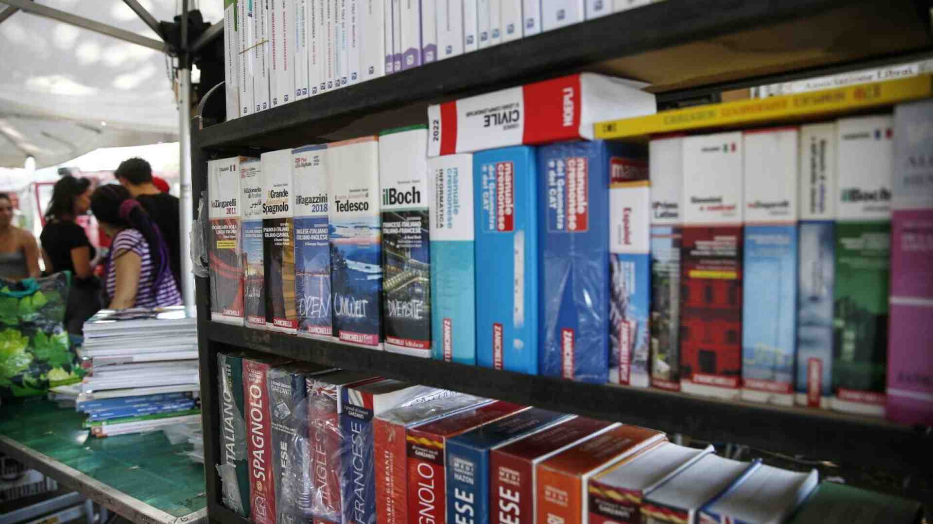 Immagine di Meglio abolire i libri di scuola