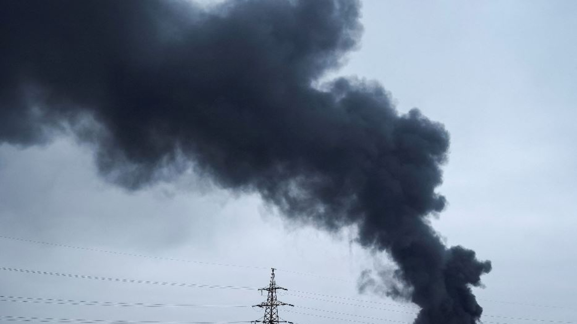 Immagine di Pioggia di missili russi sulle centrali elettriche. Ucraina al buio