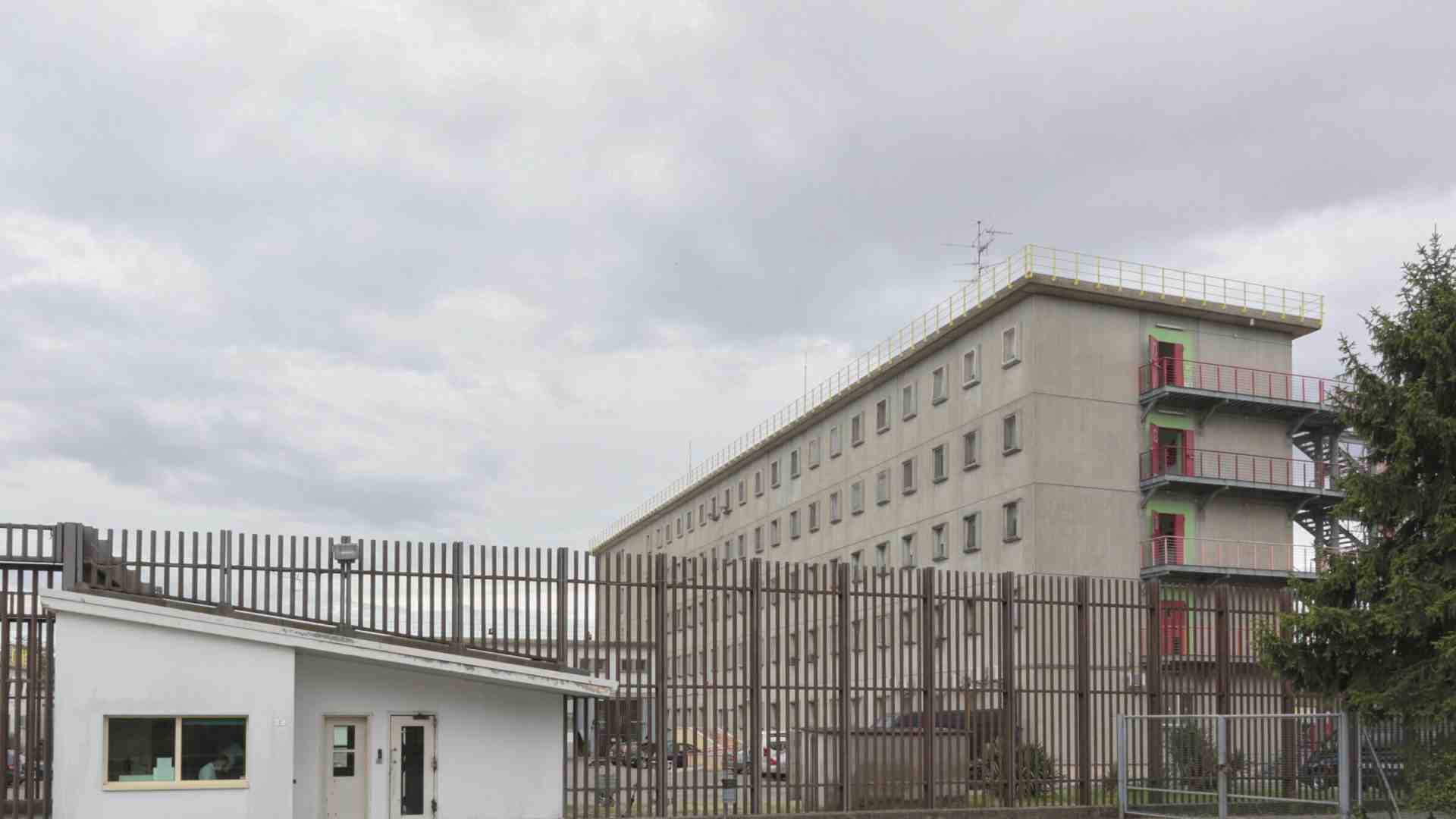Immagine di Ennesimo suicidio in carcere, questa volta a Bologna (durante la visita del vescovo Zuppi)