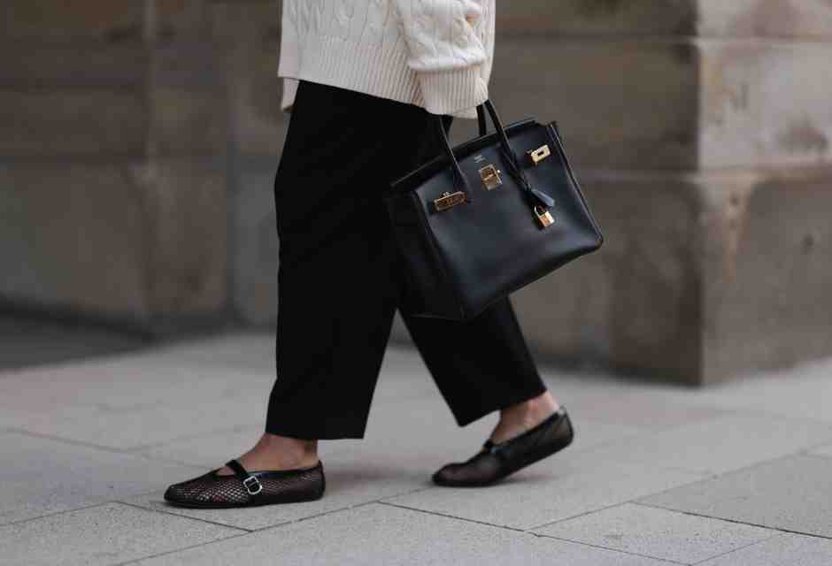 Inarrivabili Birkin. Acquistare le celebri borse è sempre più complicato: la questione arriva in tribunale