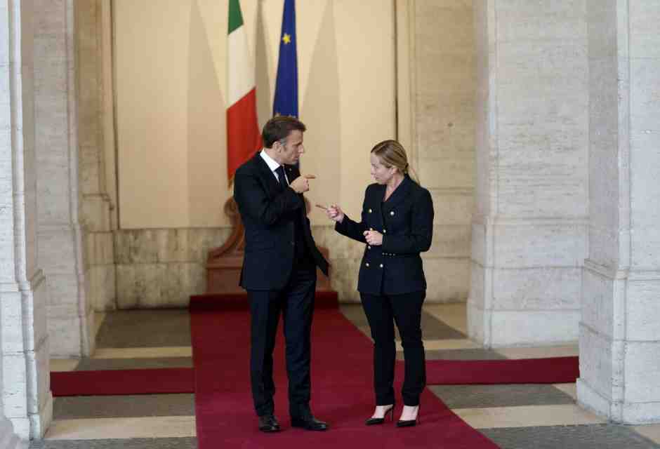 Attenti alla coppia M&M’s: Macron e Meloni