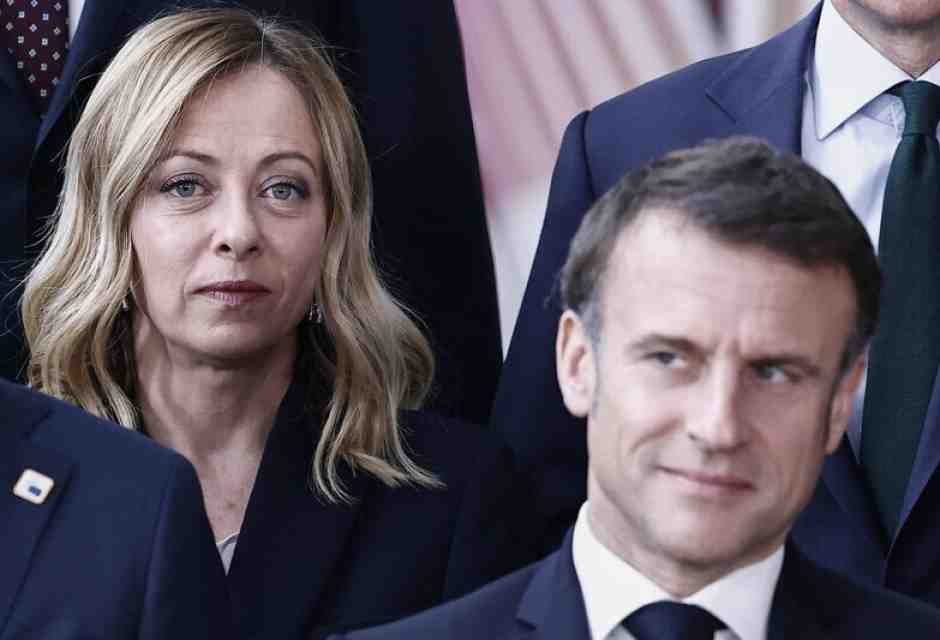 I baci Macron-Meloni portano a Draghi, dicono i vertici di FdI