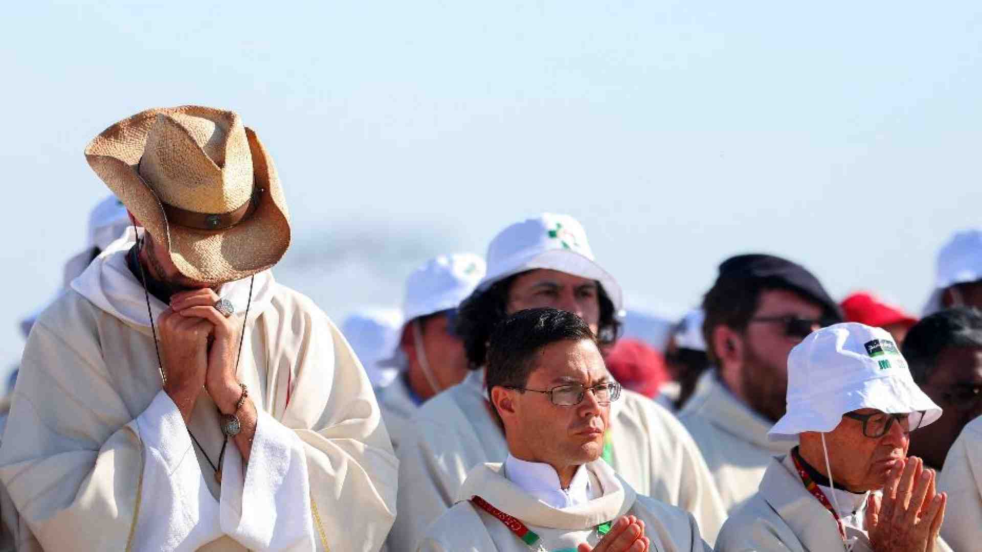Immagine di L'abito fa il prete. O forse no