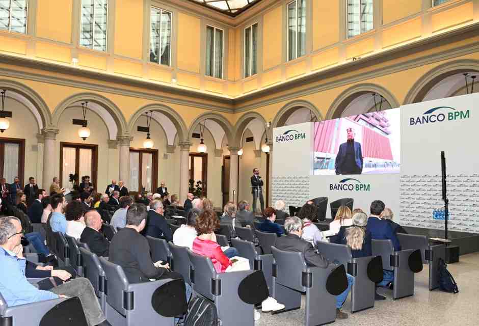 Un momento del Festival fogliante dell&rsquo;economia e della globalizzazione nella sede del Banco Bpm, sabato scorso a Milano (foto Fabio Bozzani)<br />