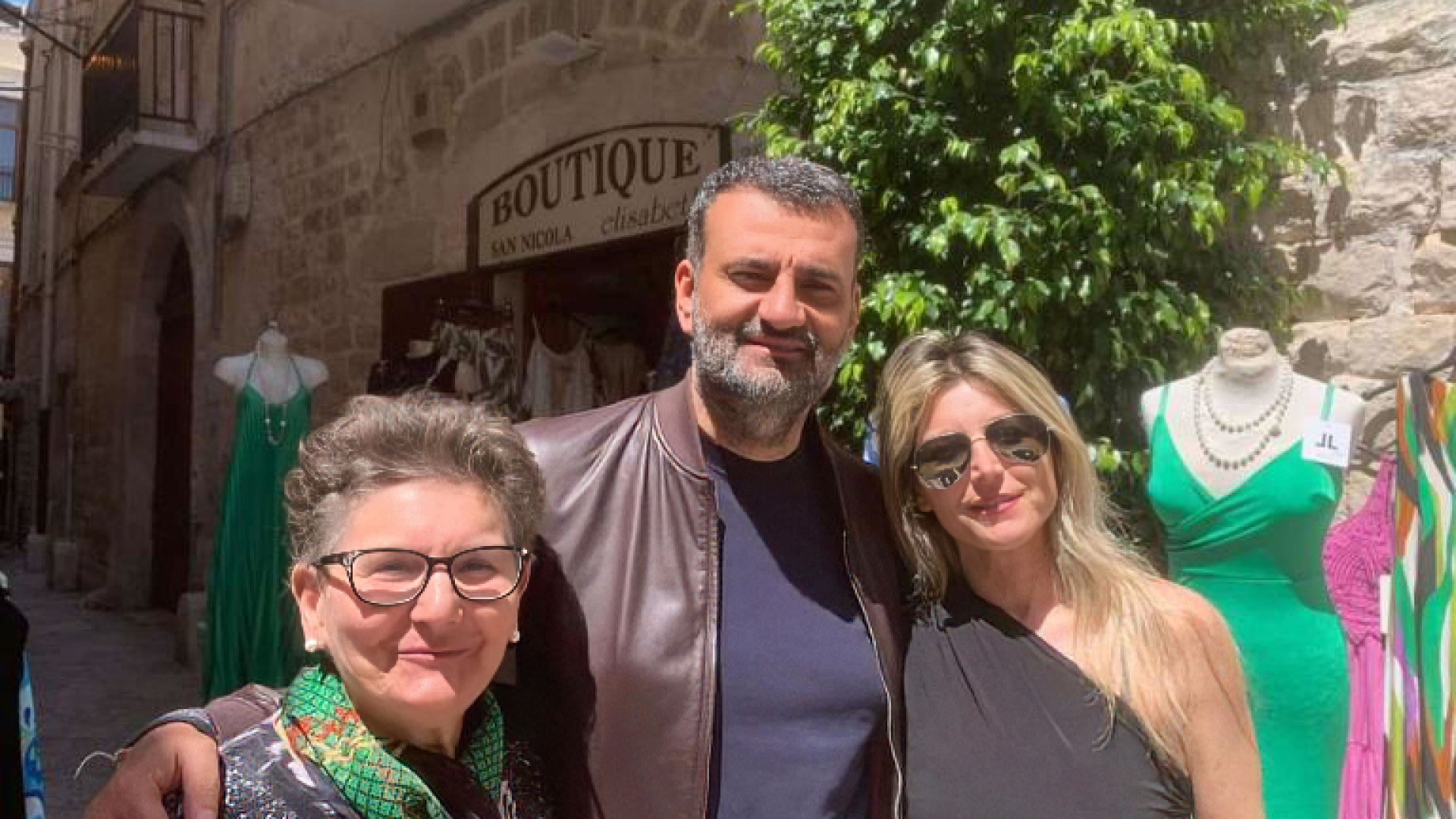 Immagine di Dopo Emiliano, una foto contro Decaro. Meloni: a Piantedosi accuse vergognose