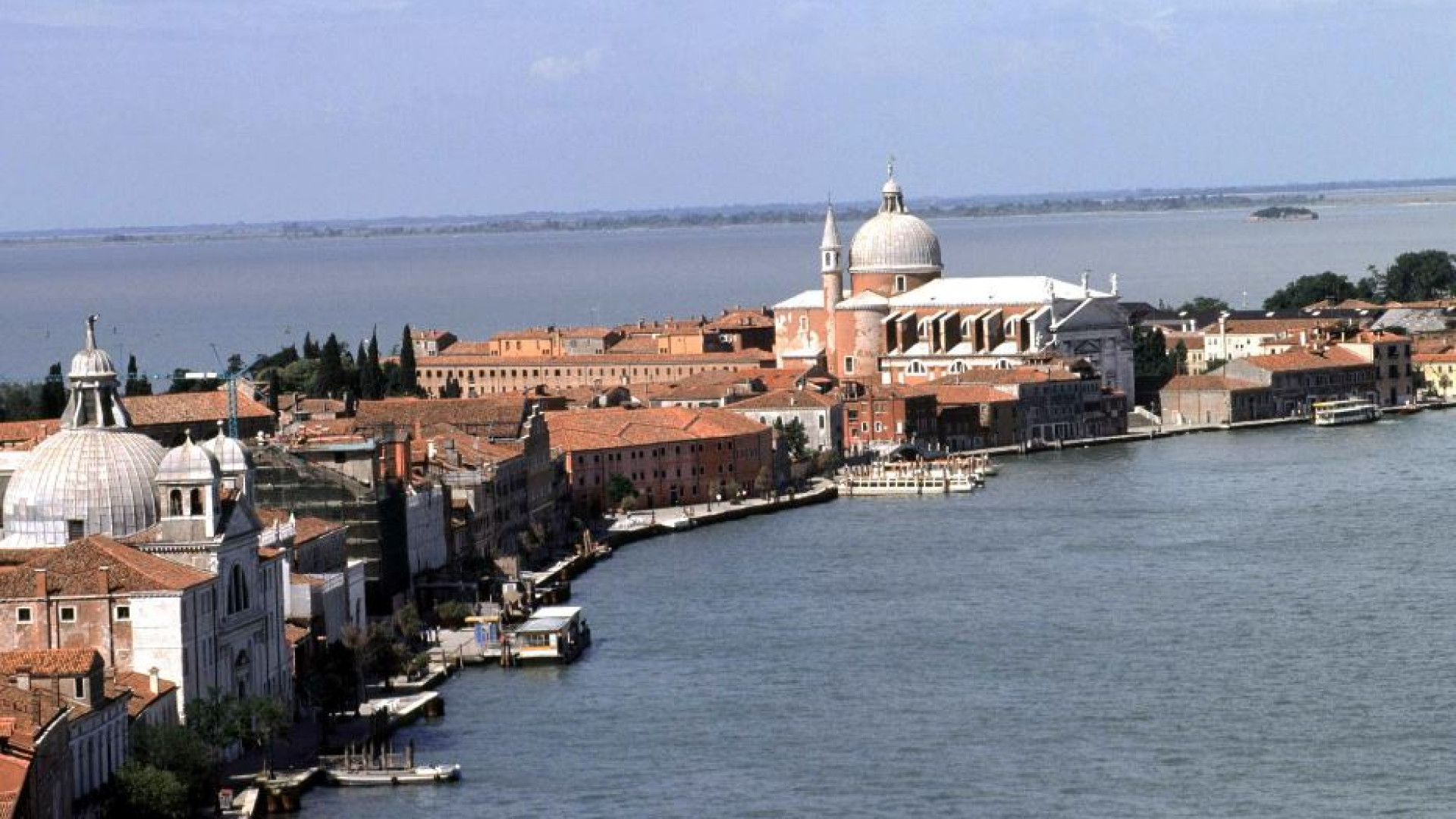Immagine di Le detenute, gli artisti, i giovani: ecco gli incontri del Papa