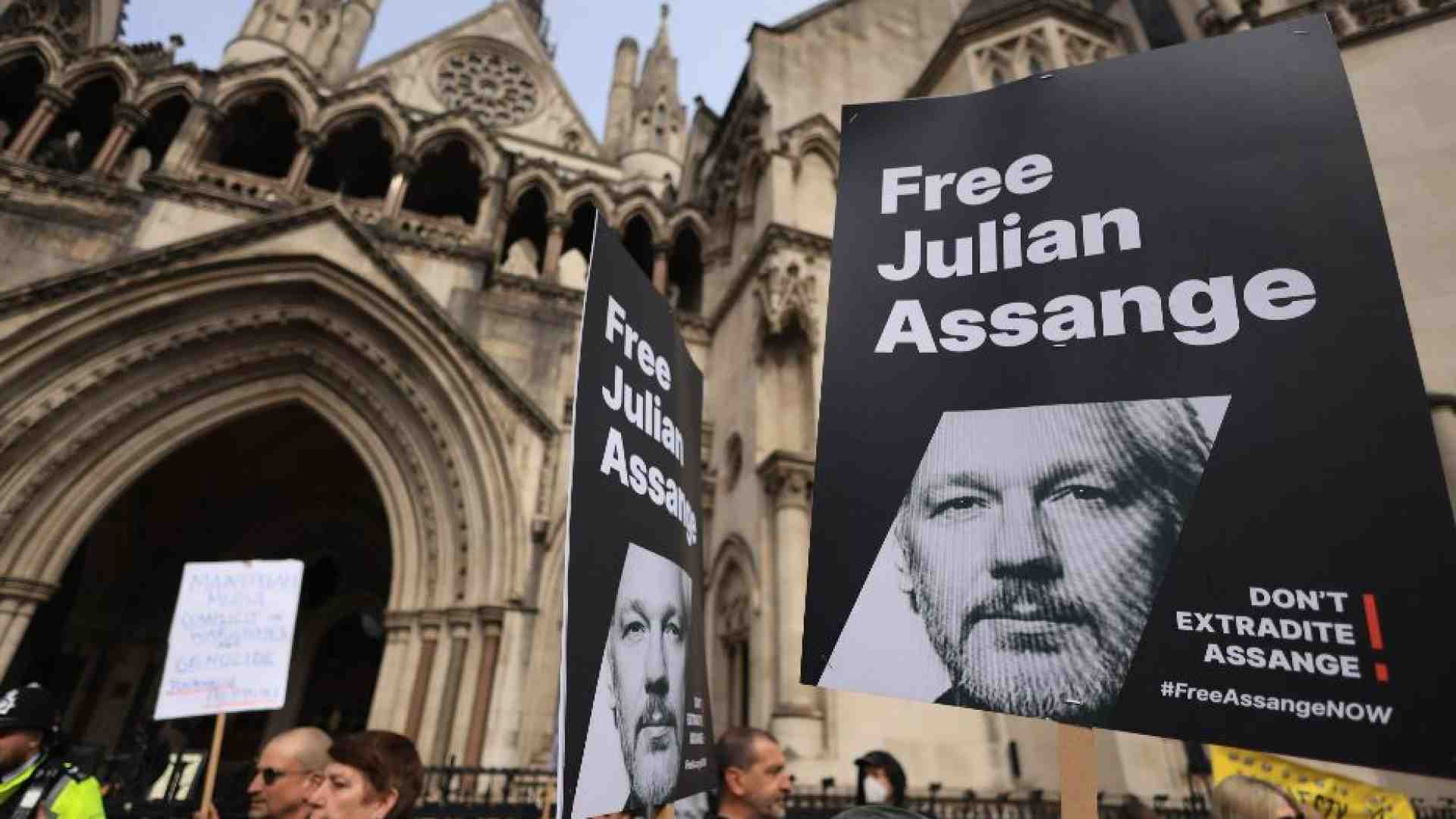 Immagine di Assange, sì all'appello. È l'ultima (flebile) chance per evitare l'estradizione