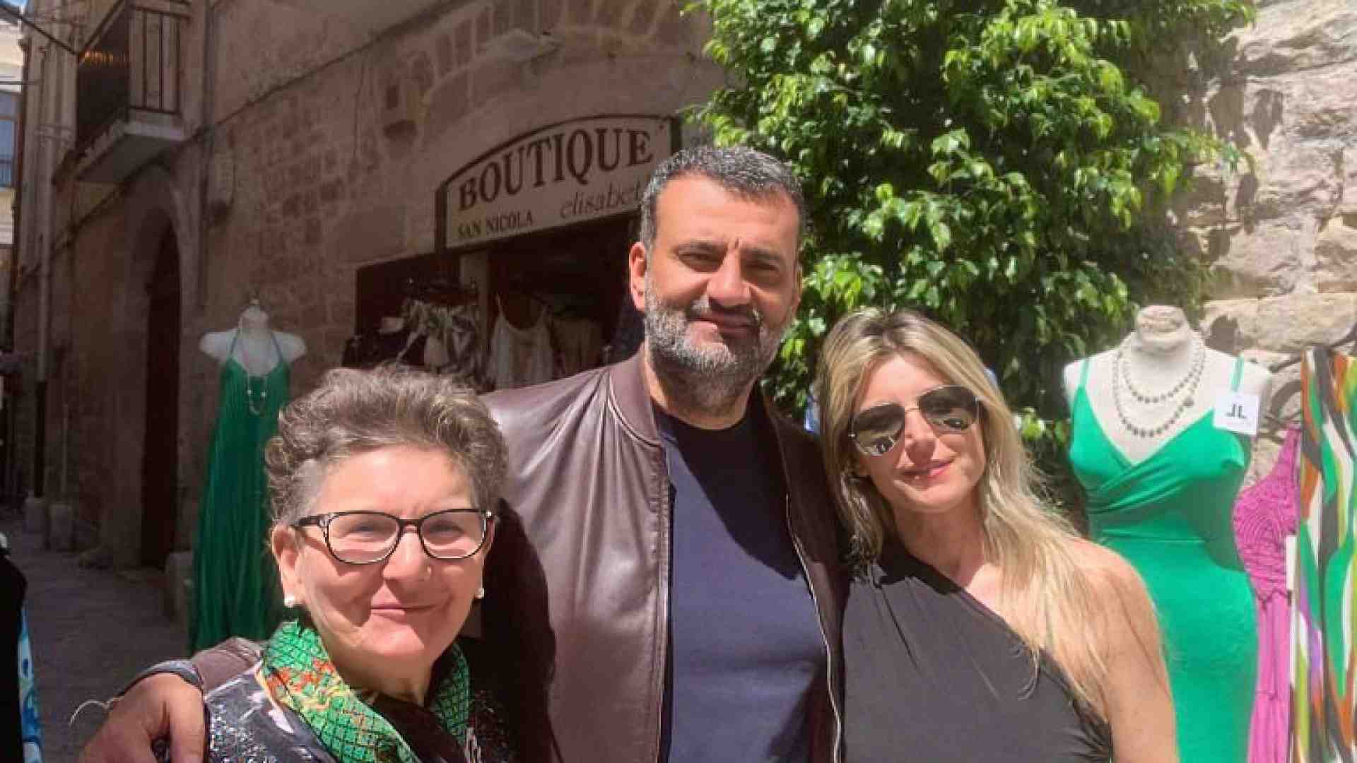 Immagine di Dopo Emiliano, una foto contro Decaro. Meloni: a Piantedosi accuse vergognose