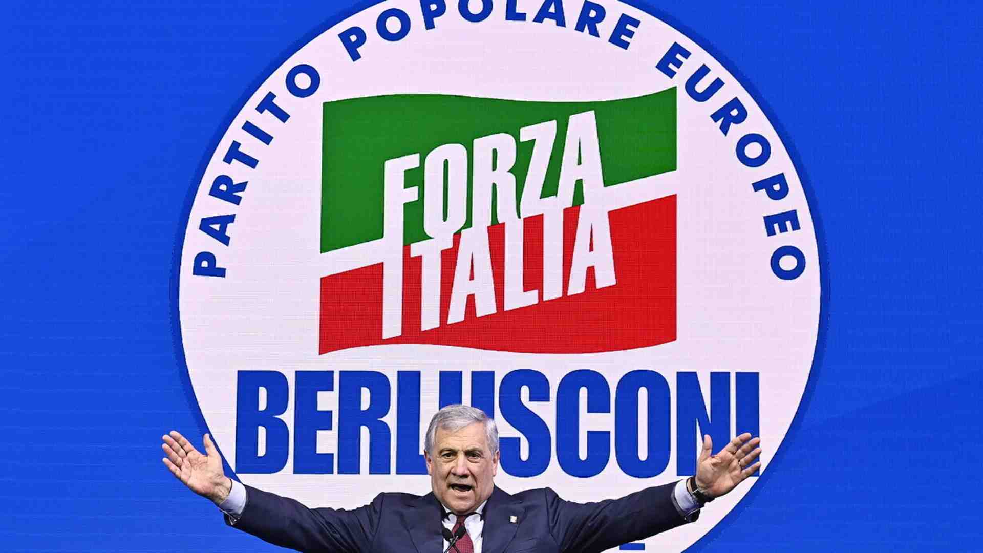 Immagine di Negli ultimi sondaggi crescono tutti, dal Pd alla Lega. Cala Forza Italia