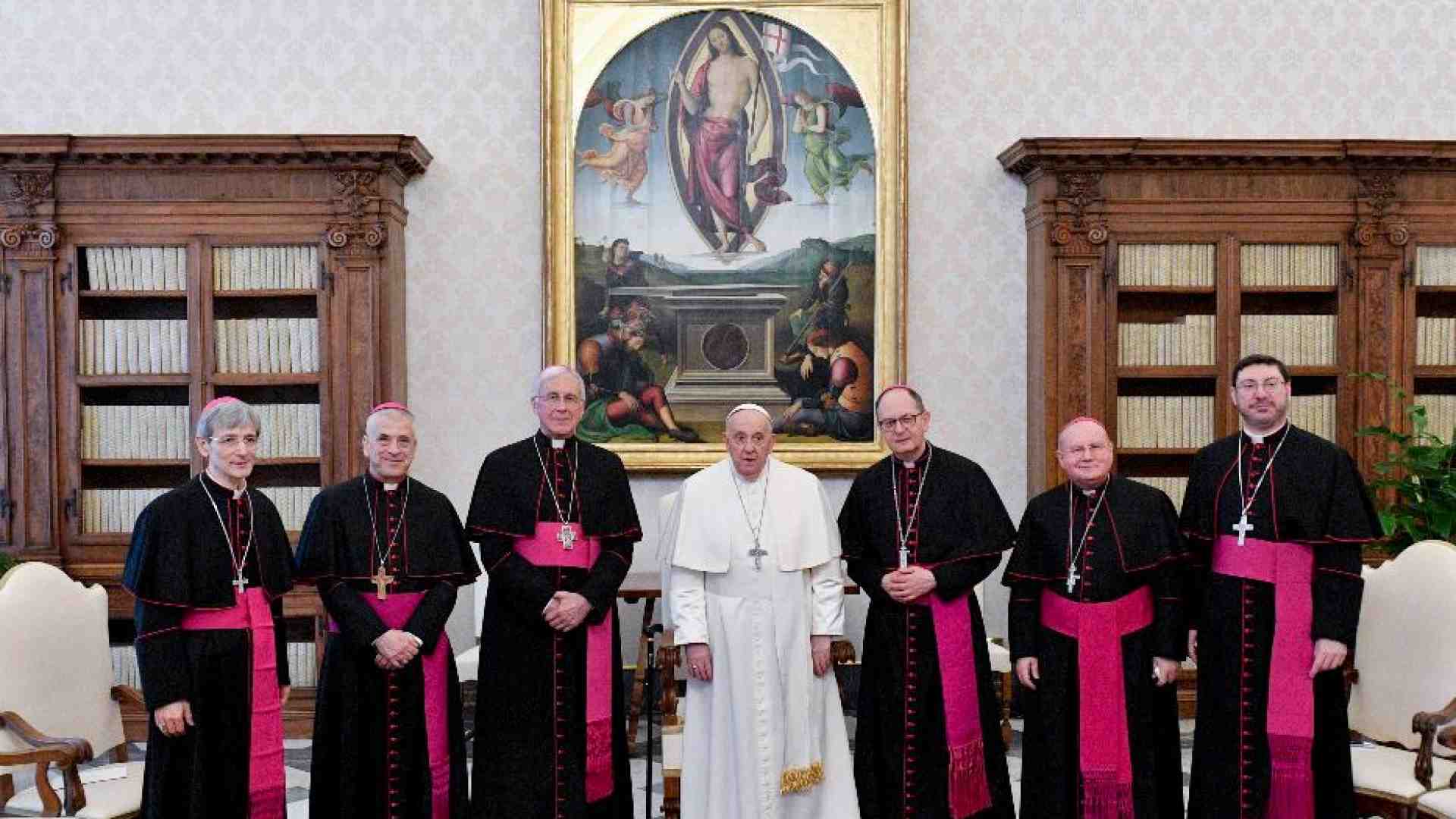 Immagine di Francesco ai vescovi dell’Umbria: vicini ai giovani e ai preti