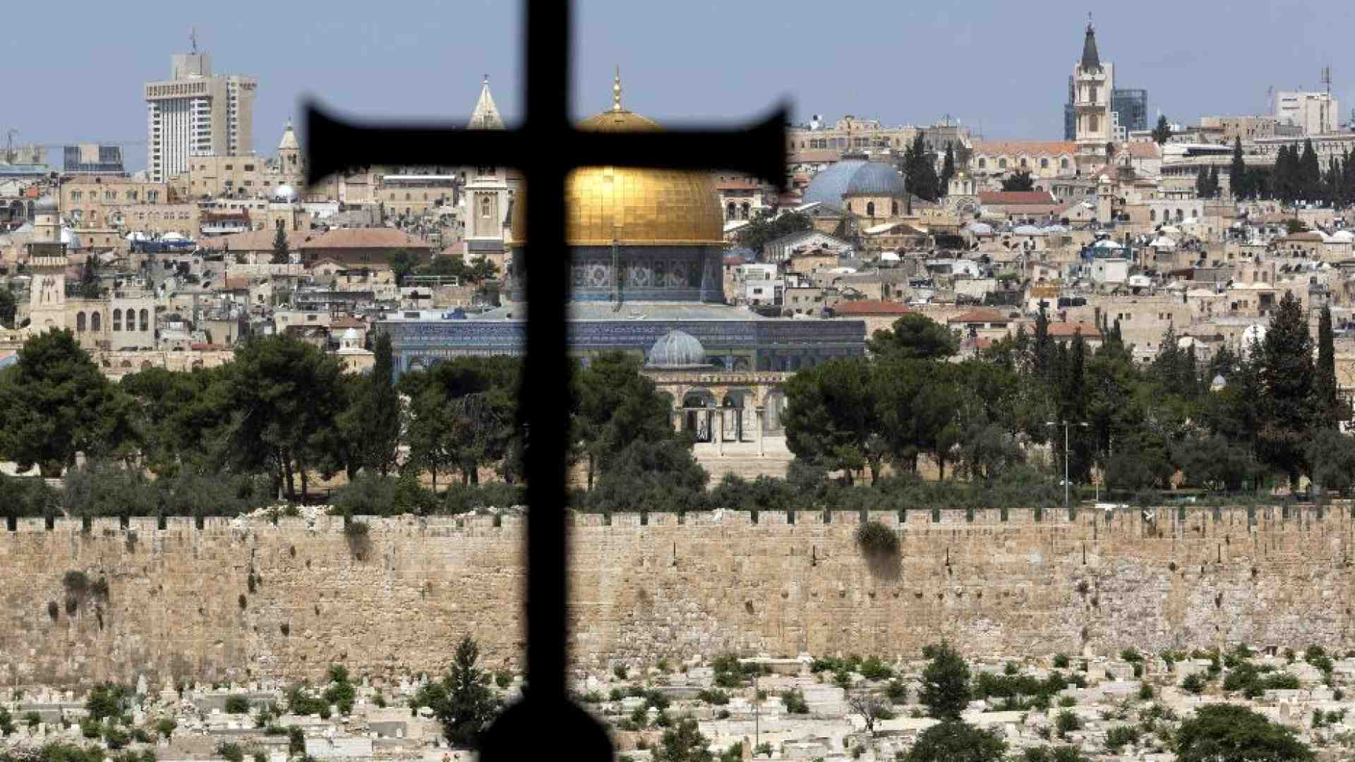 Immagine di Il Papa ai cattolici di Terra Santa: non vi lasceremo soli