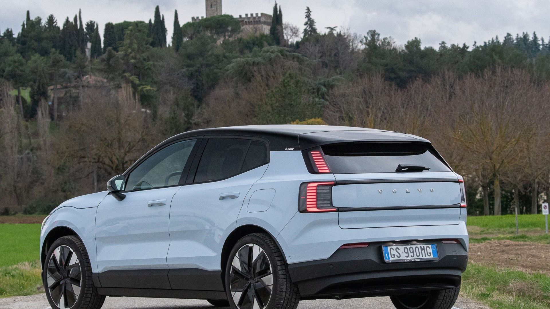 Immagine di Volvo EX30, la baby eco-elettrica minimalista