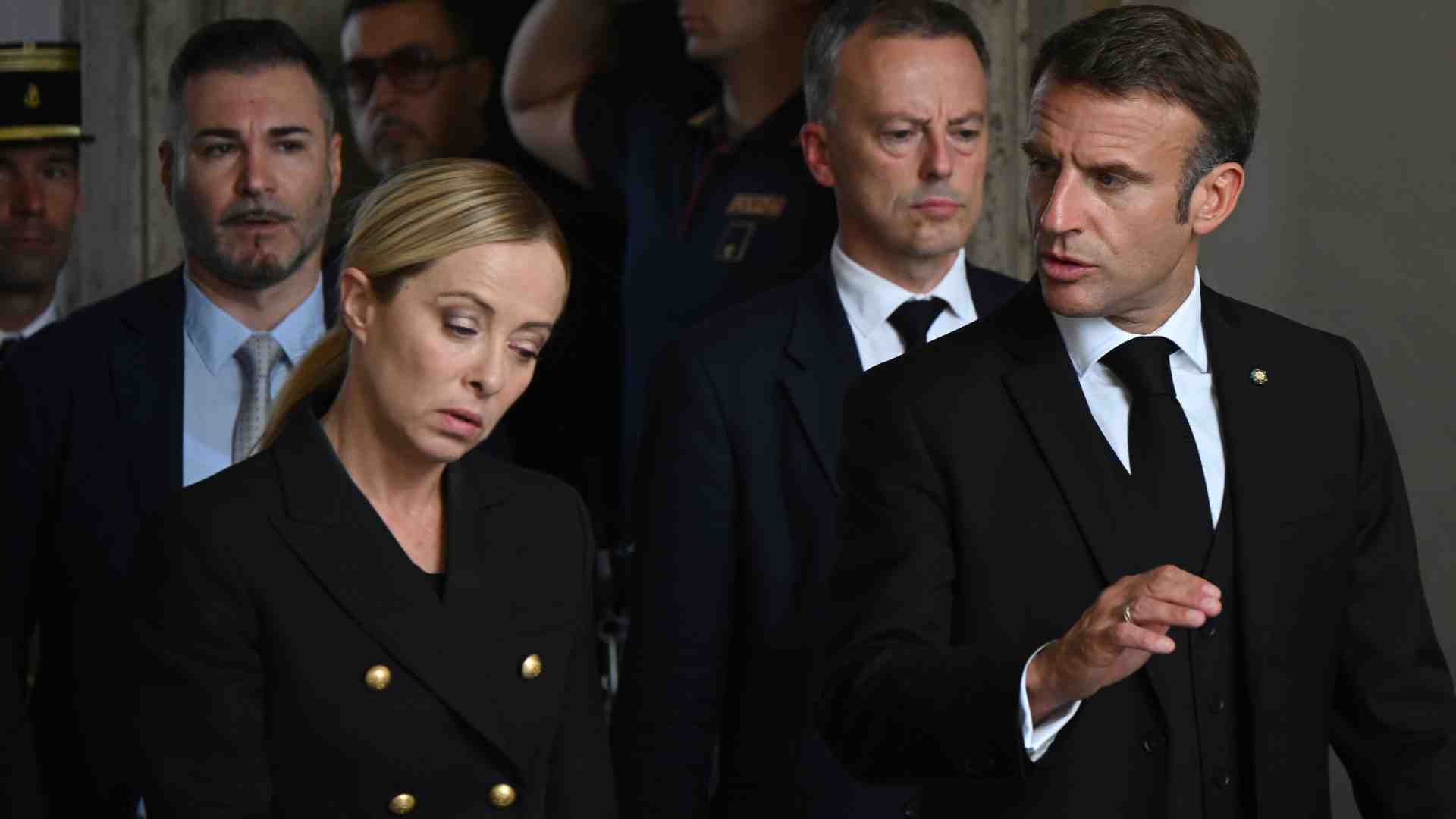 Immagine di Lacrime sulla spesa. Le diverse reazioni di Francia e Italia all'extradeficit