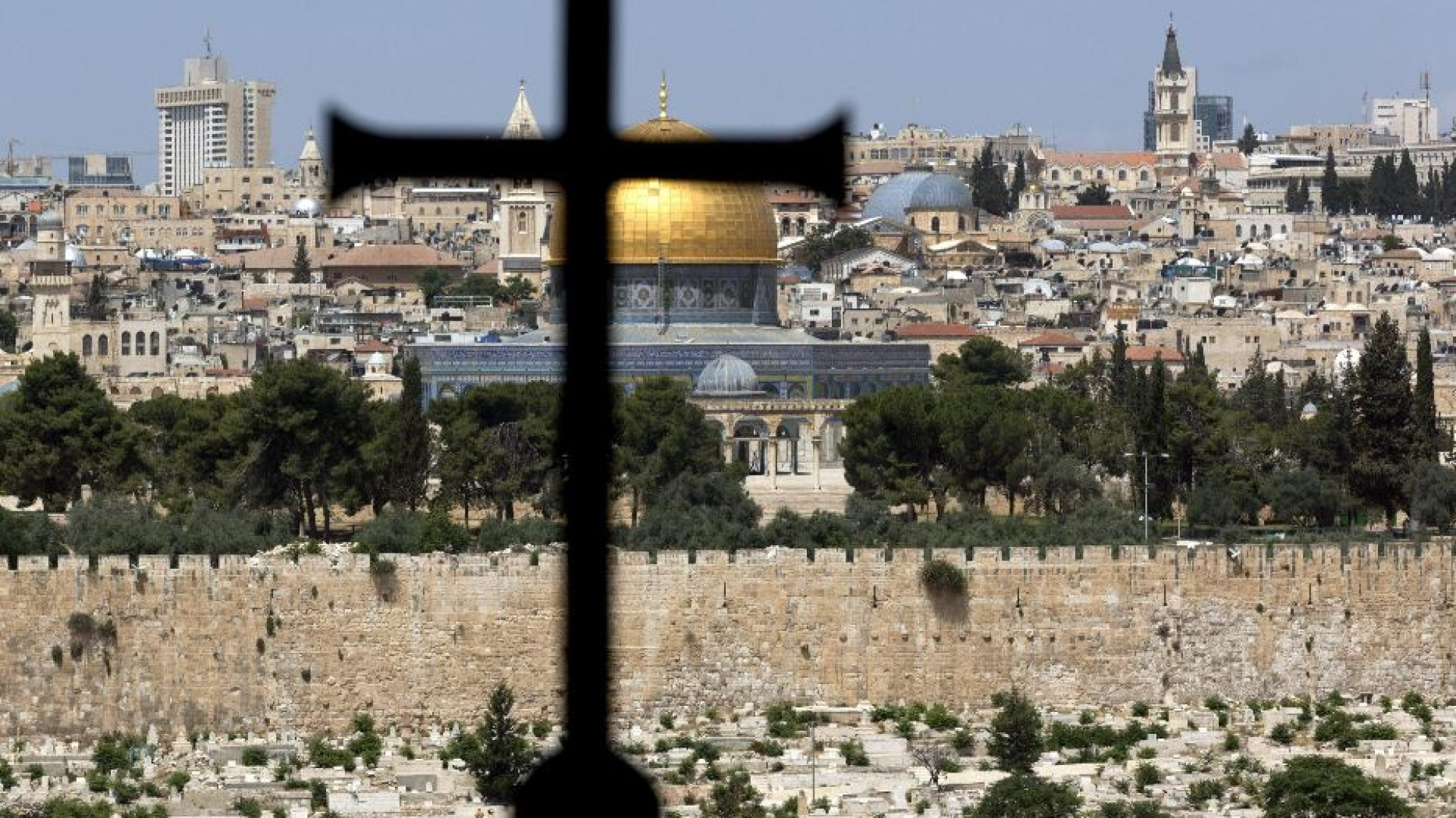 Immagine di Il Papa ai cattolici di Terra Santa: non vi lasceremo soli