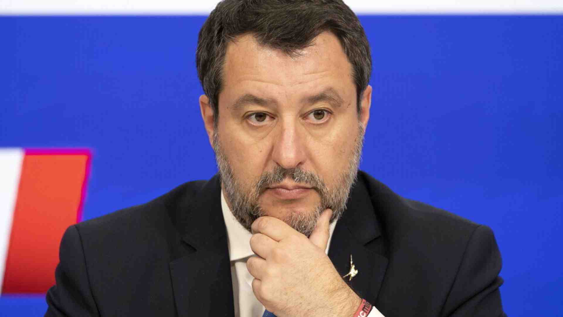 Immagine di Le parole di Salvini e Valditara sugli studenti stranieri a scuola sono contro la logica e la matematica