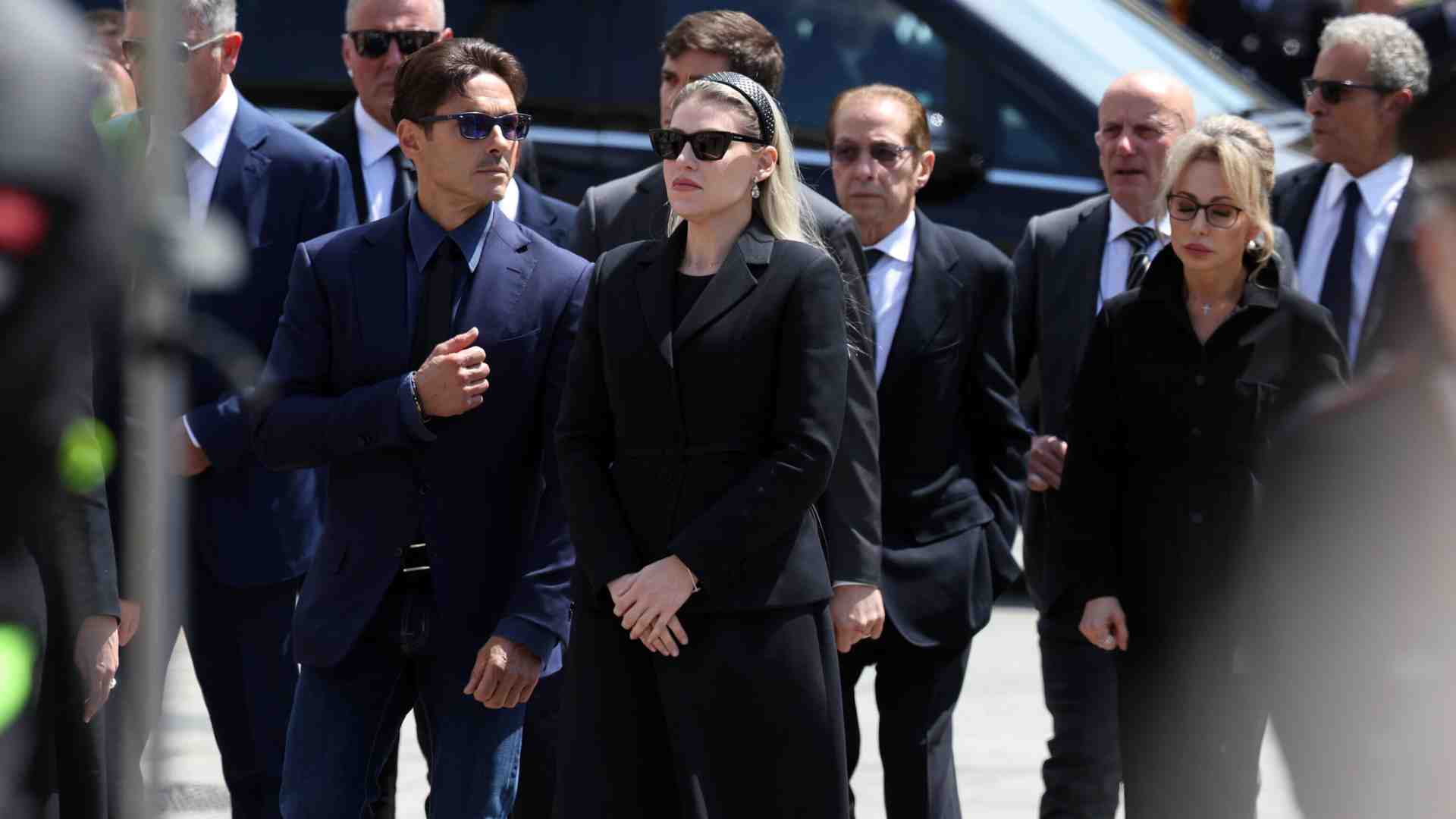 Immagine di I piani dei Berlusconi. Pronta un casa editrice tutta sul Cav. E su Pier Silvio da FI sono sicuri: “Scenderà in campo”