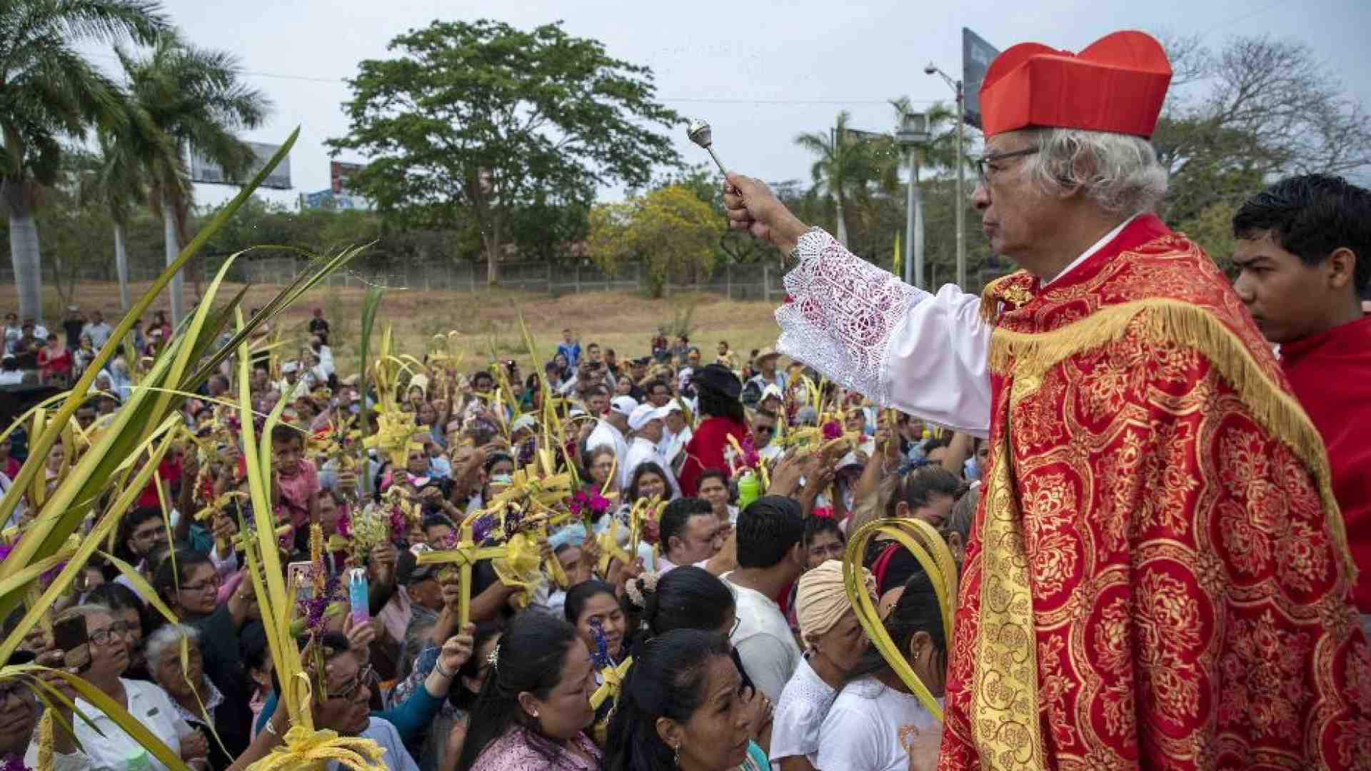 Immagine di Ortega vieta di nuovo le processioni di Pasqua e schiera la polizia