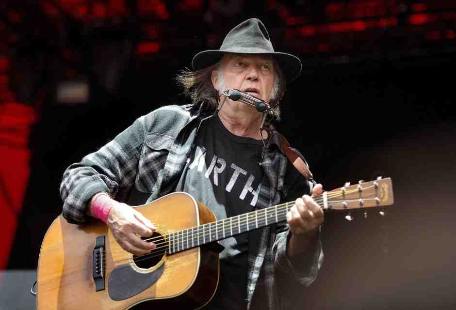 Neil Young (Ansa)