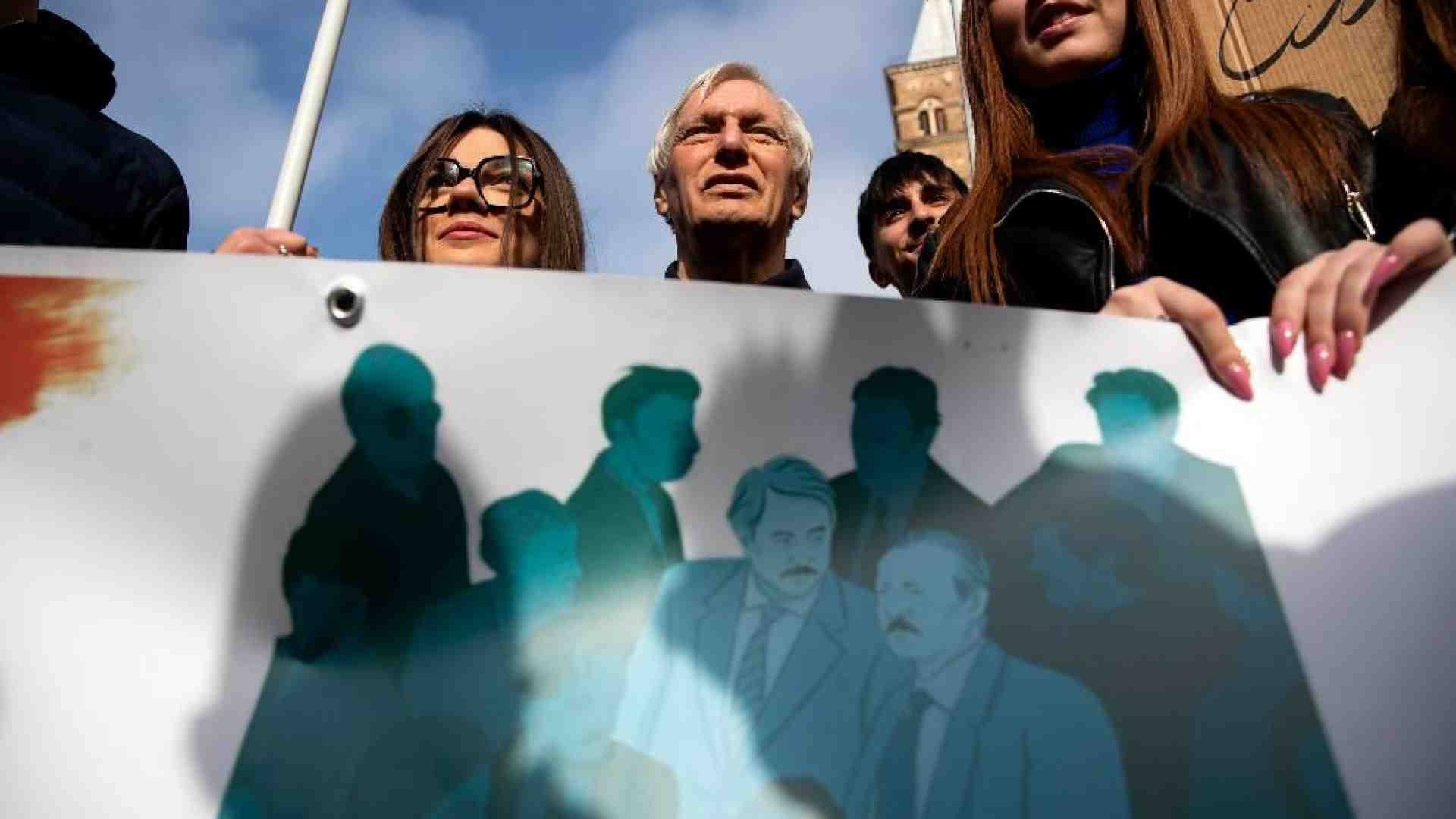 Immagine di Figli dei boss e voglia di riscatto: «Penne e quaderni al posto delle armi»
