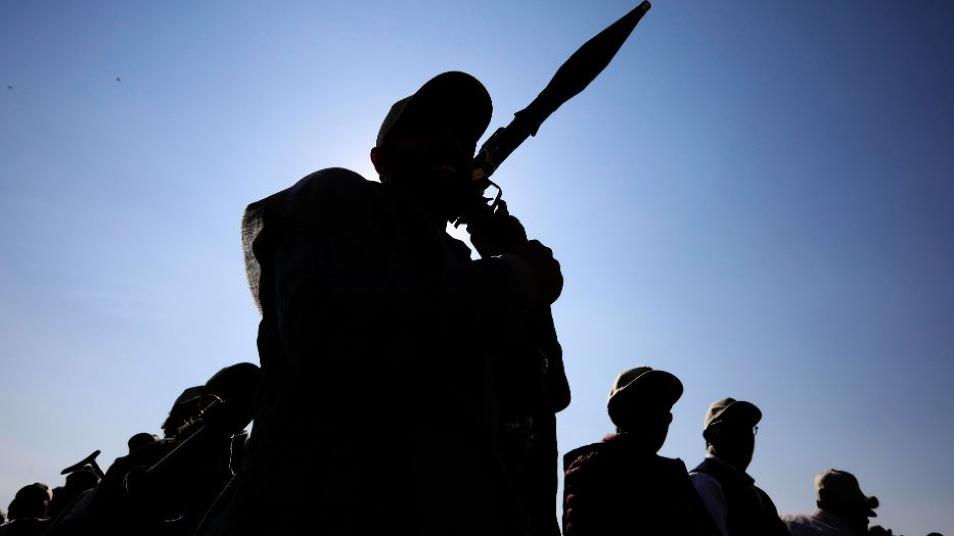 Immagine di Nello Yemen che fa fuoco sulle navi ci sono voci per la pace e il dialogo