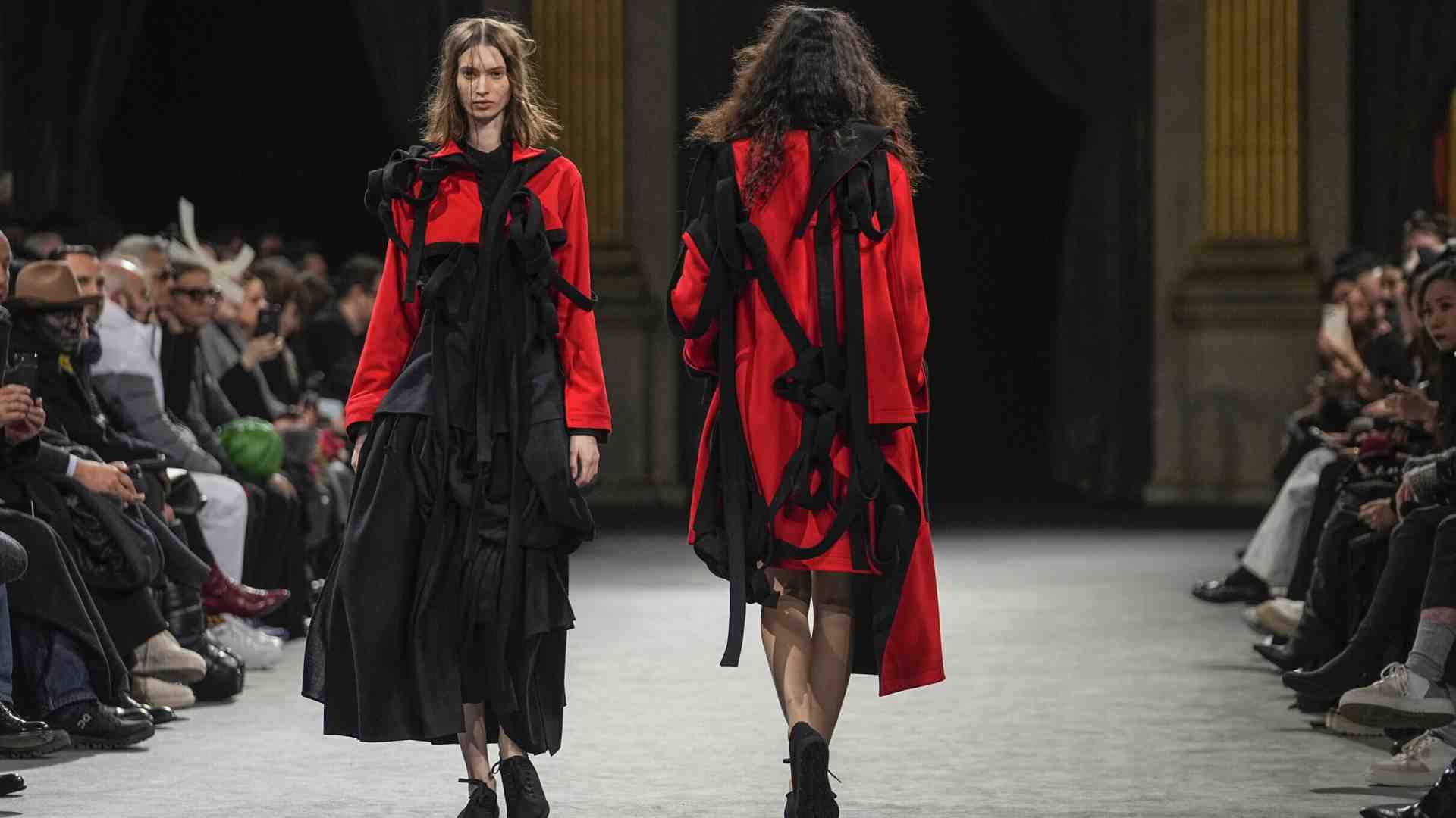 Immagine di L’alta moda di filosofeggiare davanti alla banalità di una gonna