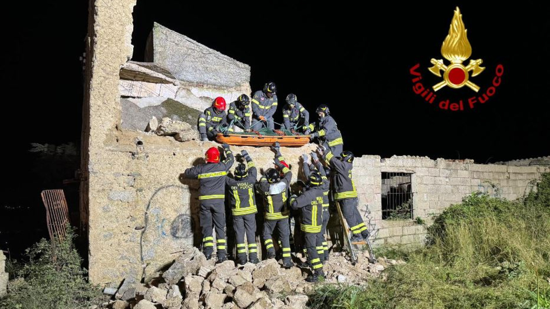 Immagine di Crolla solaio di casa diroccata: morti due ragazzini. Salvo l'amico