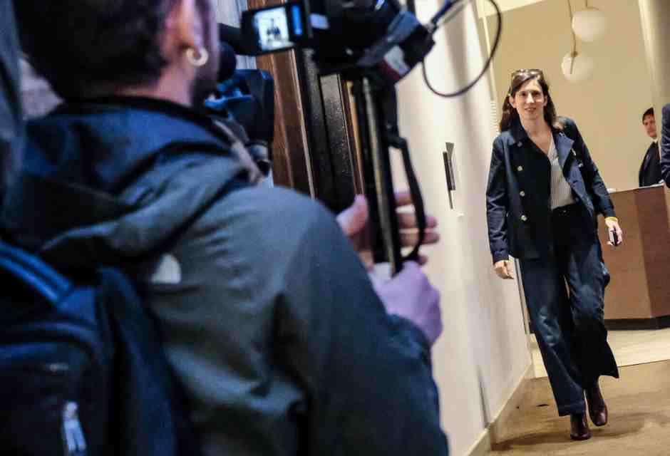 Le farfalle di Schlein: ora pensa a Berizzi candidato, caos per il dopo Bonaccini
