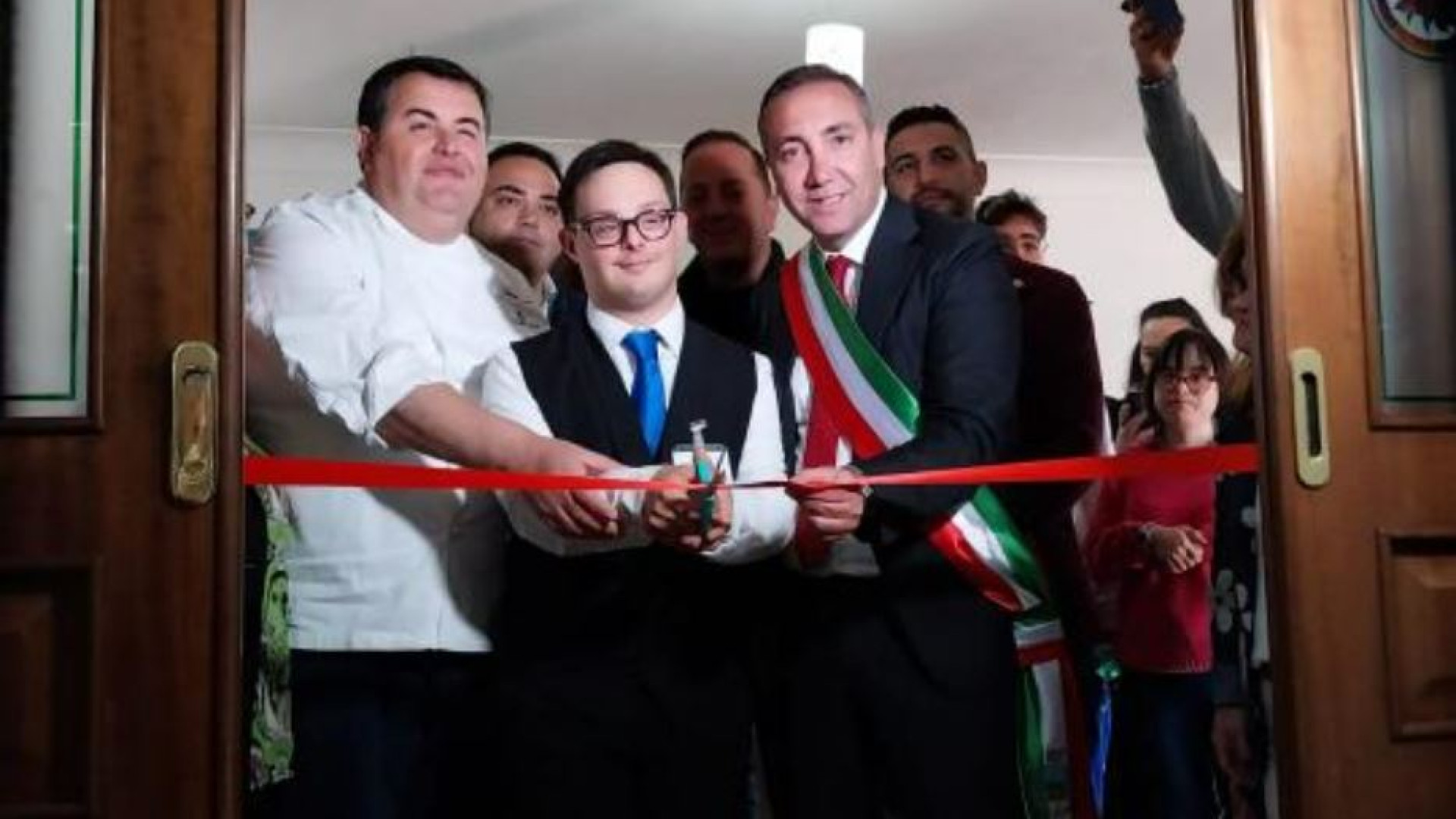 Immagine di I ragazzi down a lezione di alta cucina nell’ex casa del boss