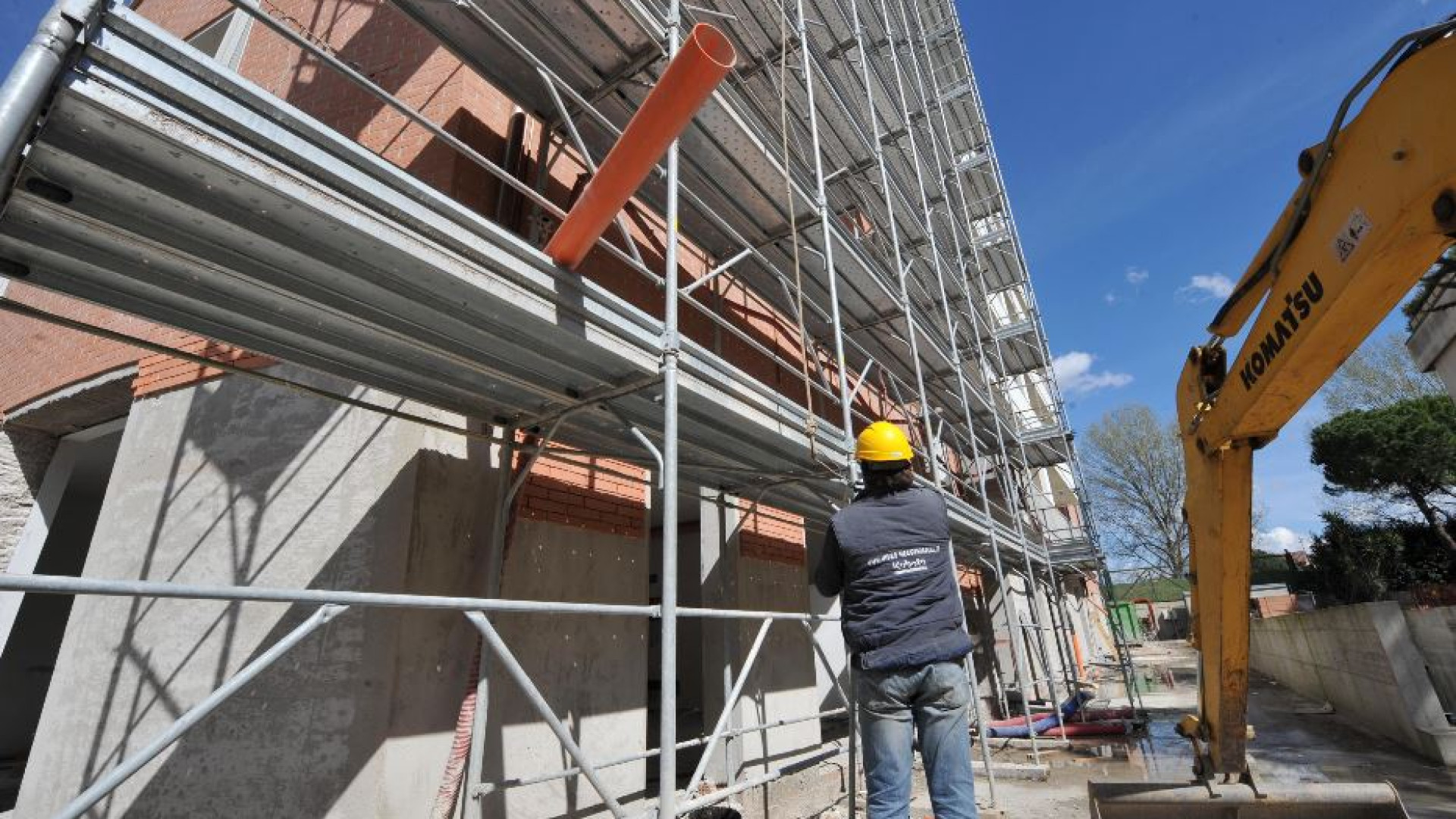 Immagine di Salvini lancia il “piano casa”: potranno essere sanate «piccole irregolarità»