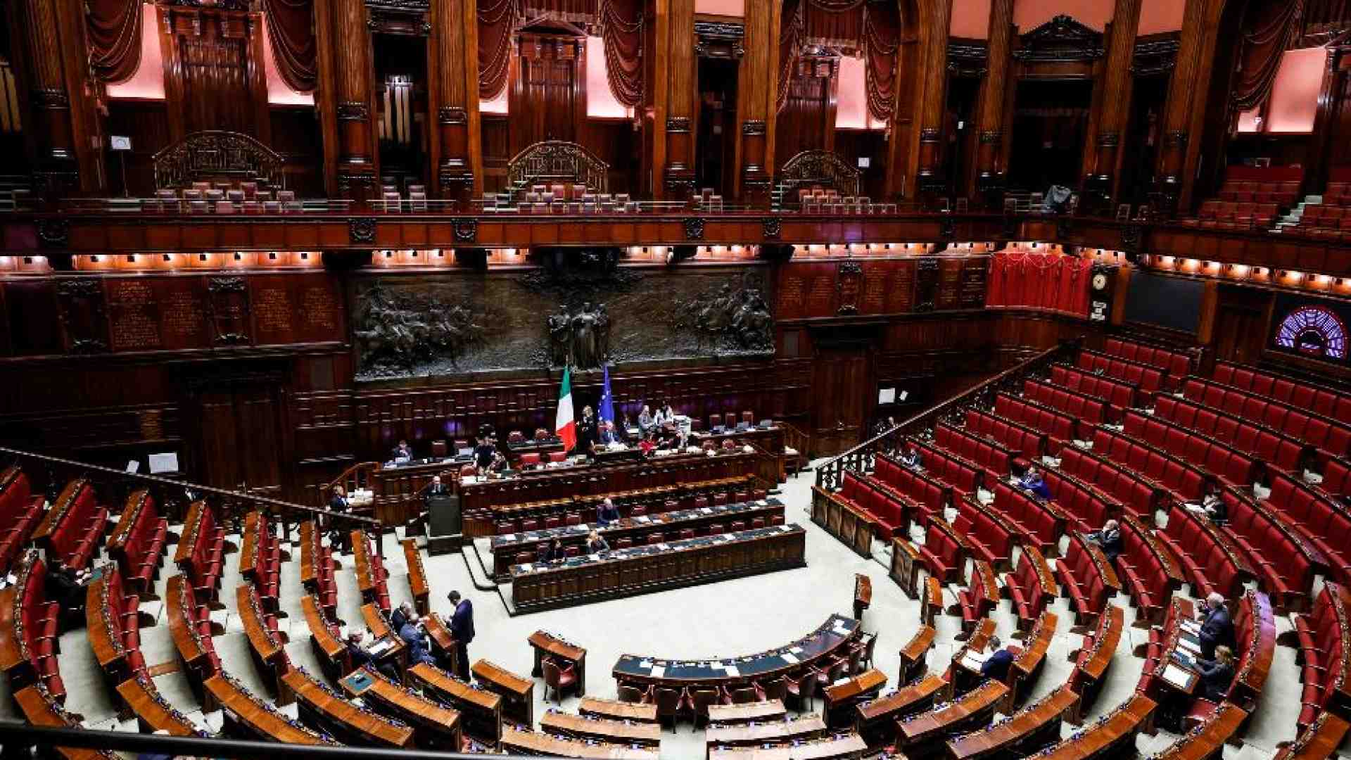 Immagine di Bocciata la mozione di sfiducia per la ministra con 213 no