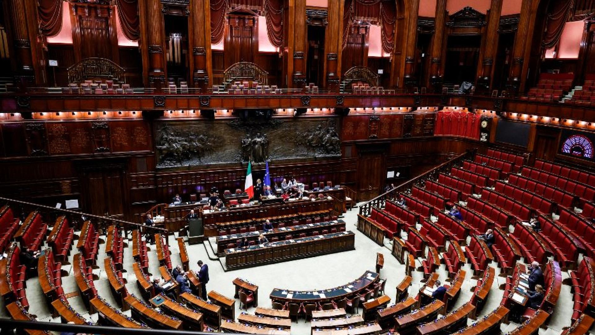 Immagine di Bocciata la mozione di sfiducia per la ministra con 213 no