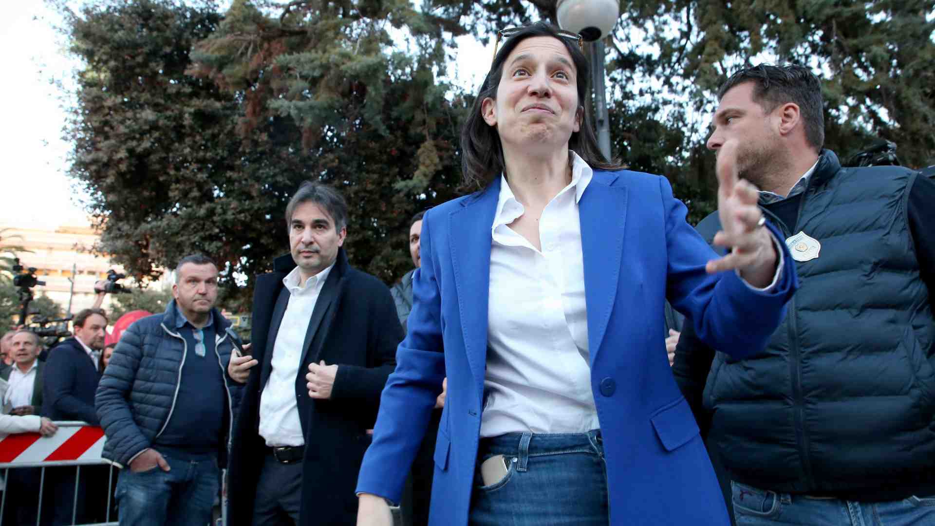 Immagine di Schlein e Conte, volano le sberle