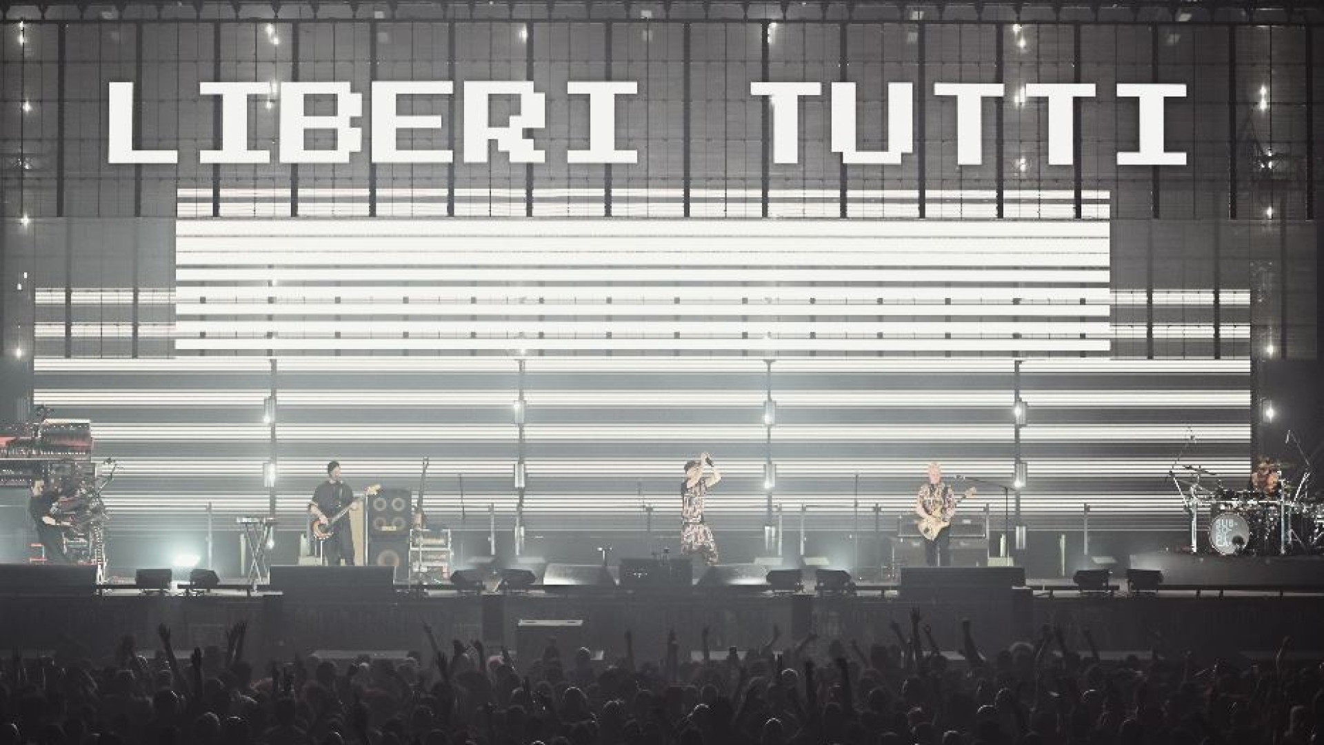 Immagine di Subsonica, grande show fra tecnologia e impegno