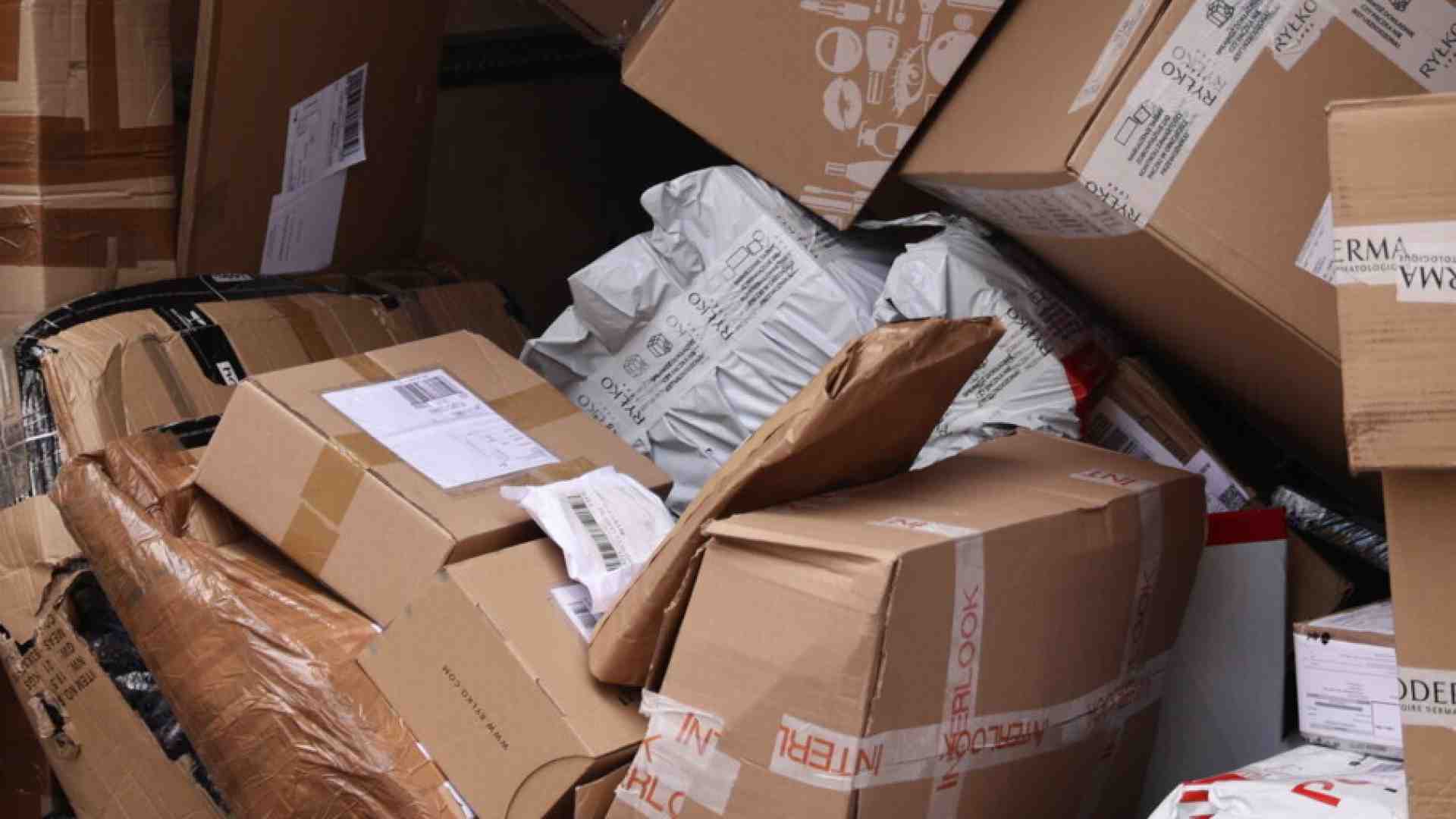 Immagine di Stoccare o respirare: la logica della logistica e una legge da fare