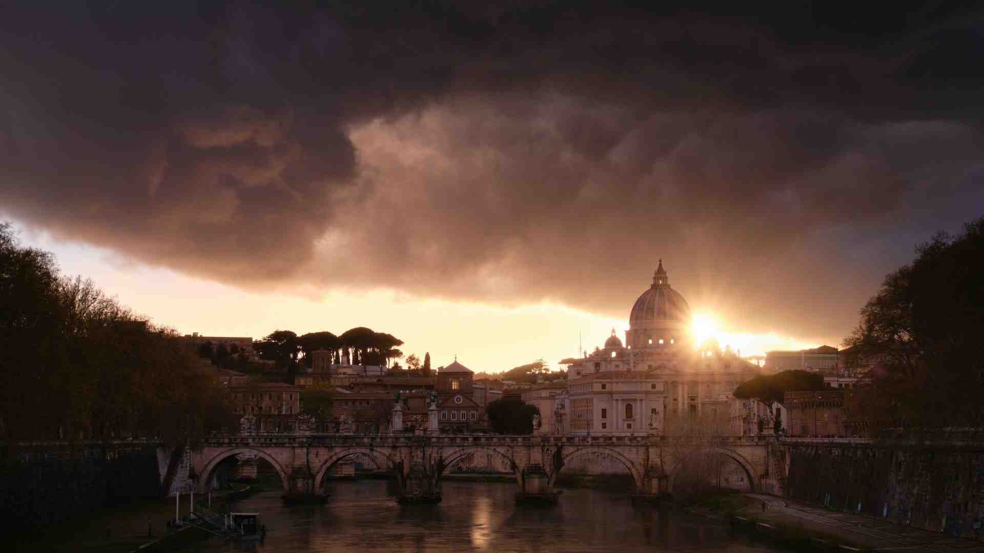 Immagine di Roma dall'alto, alle 8 del mattino. Sembra quasi Milano