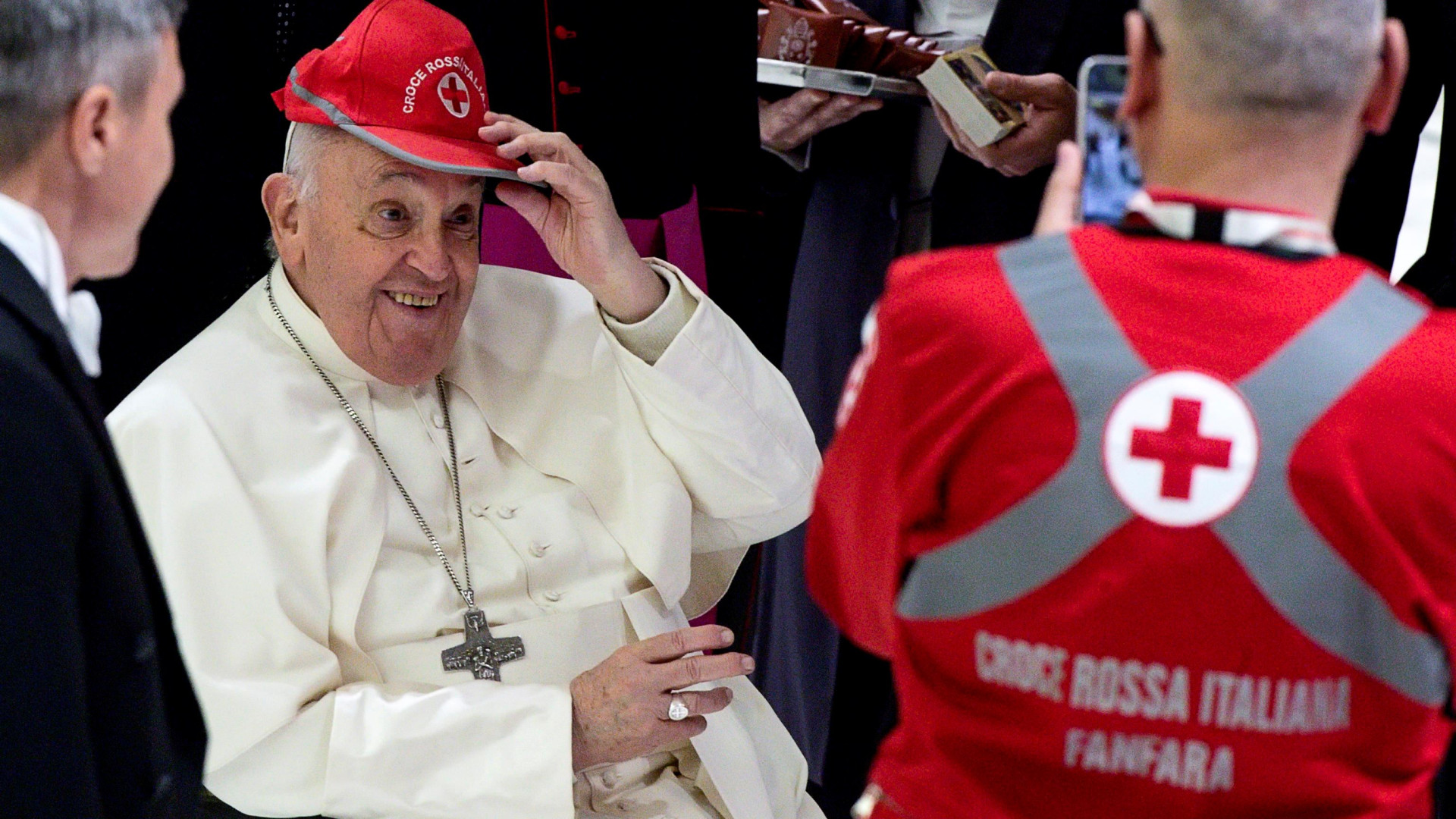 Immagine di Alla Croce Rossa: «In un mondo di nemici cerchiamo la fraternità»