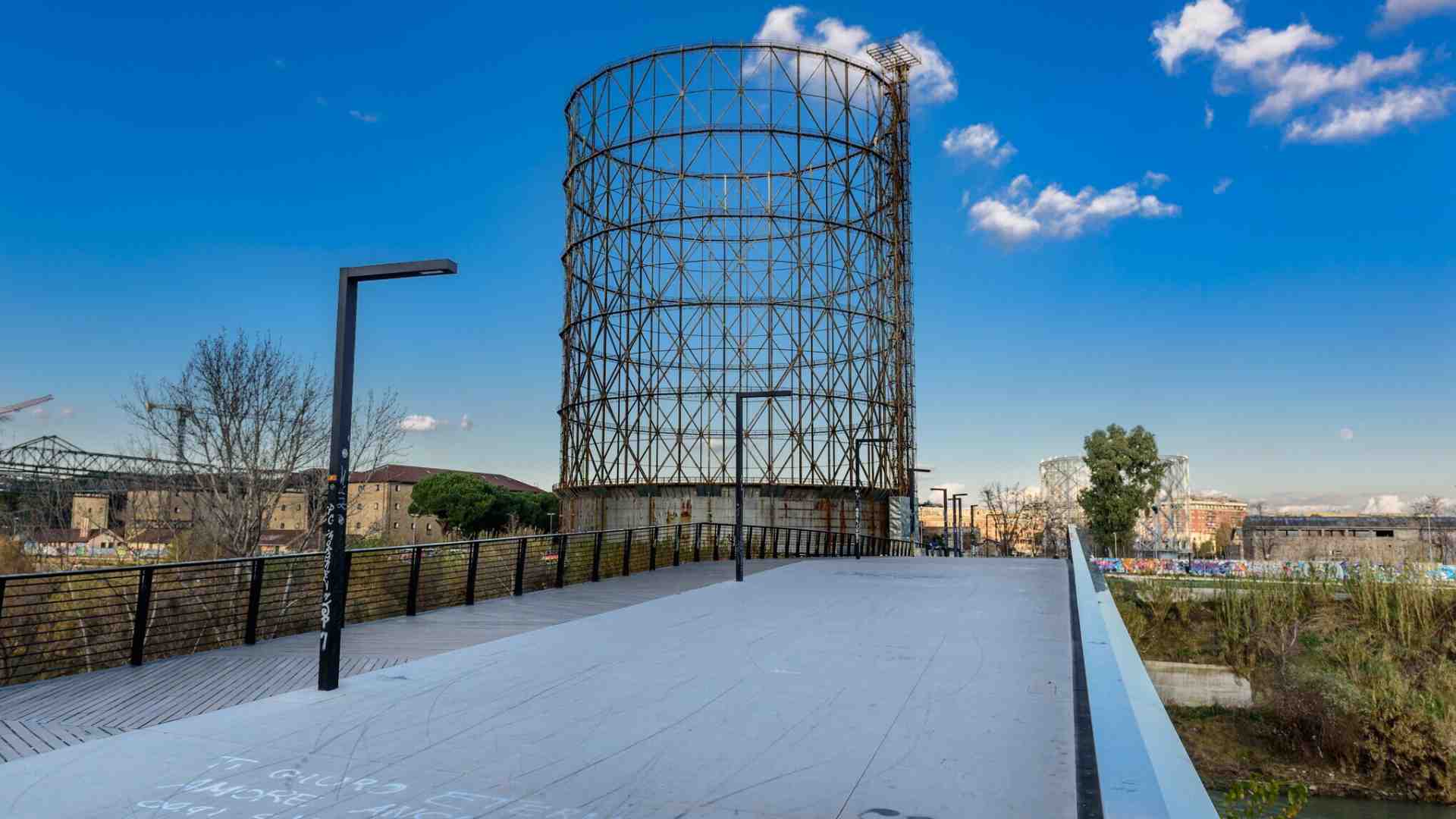 Immagine di Belle ma non ci vivrei. Torri, tombe e altre architetture inabitabili. Un libro